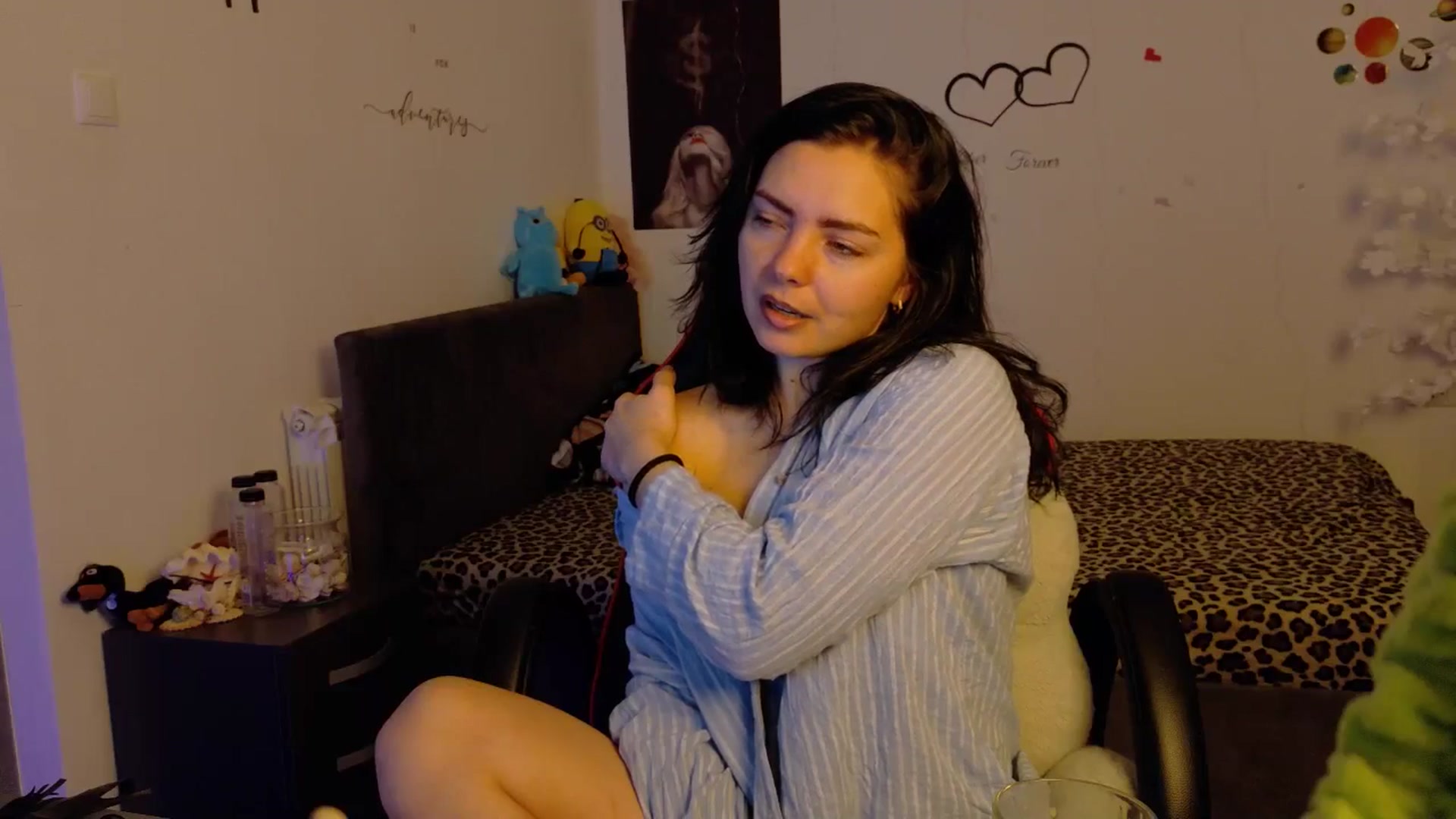 Gallery image thumbnail from YreneA's myfreecams stream on, 11/17/2025, 05:37 image 15 of 20
