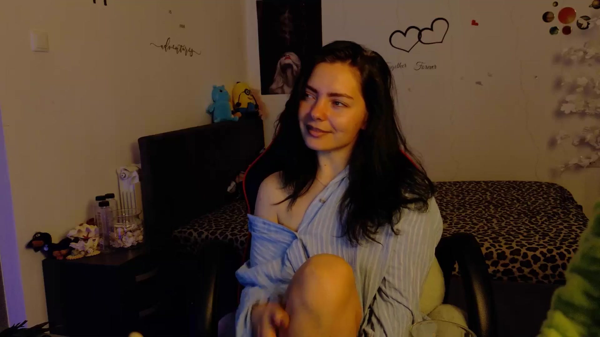 Gallery image thumbnail from YreneA's myfreecams stream on, 11/17/2025, 05:37 image 17 of 20