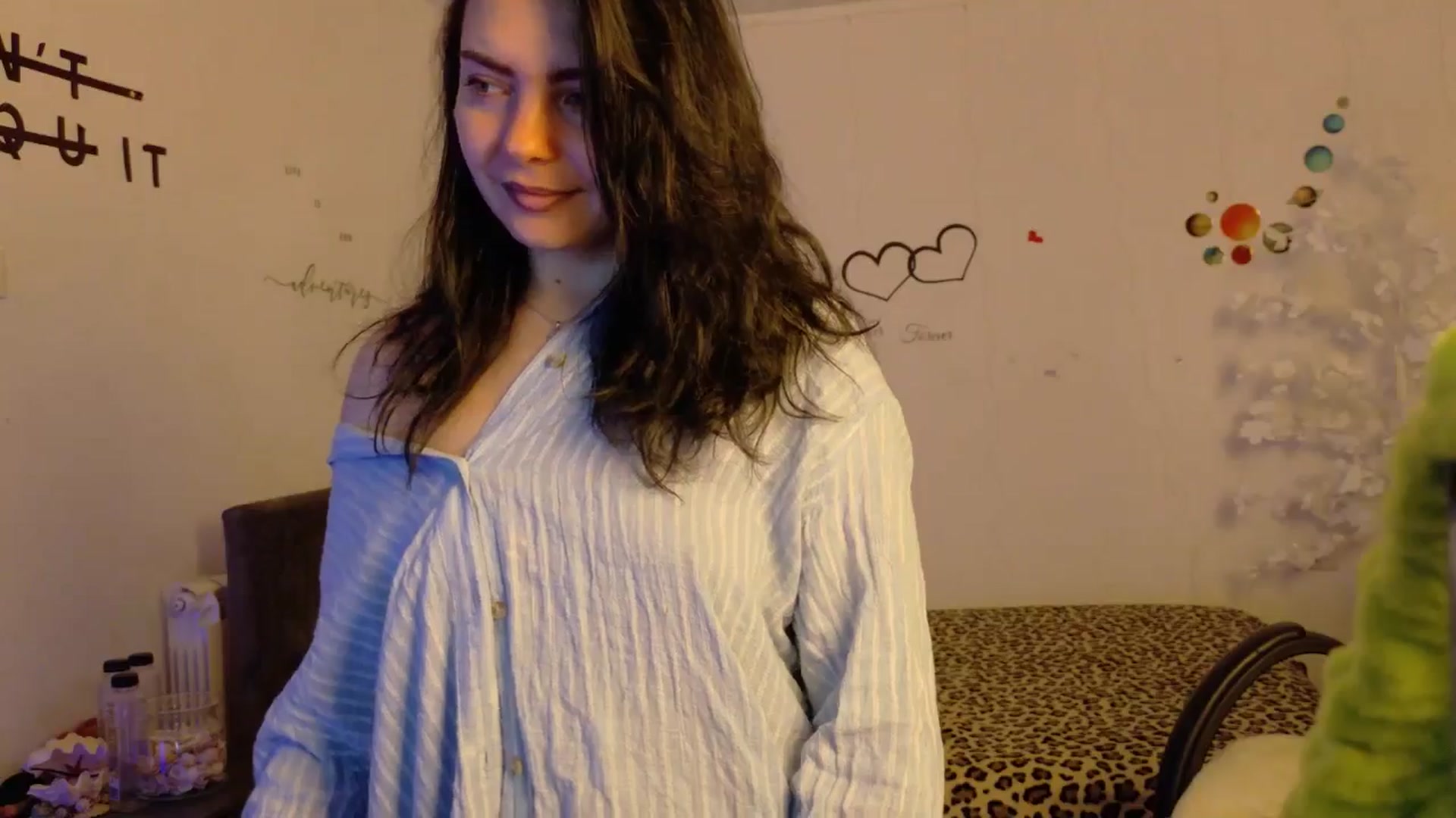 Gallery image thumbnail from YreneA's myfreecams stream on, 11/17/2025, 05:37 image 5 of 20