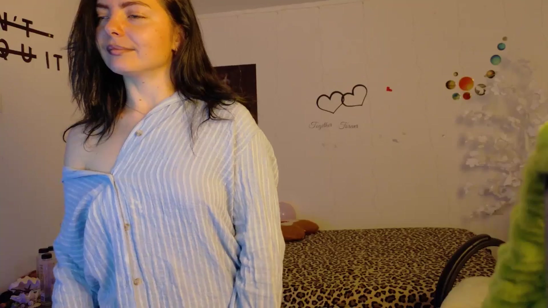 Gallery image thumbnail from YreneA's myfreecams stream on, 11/17/2025, 05:37 image 7 of 20