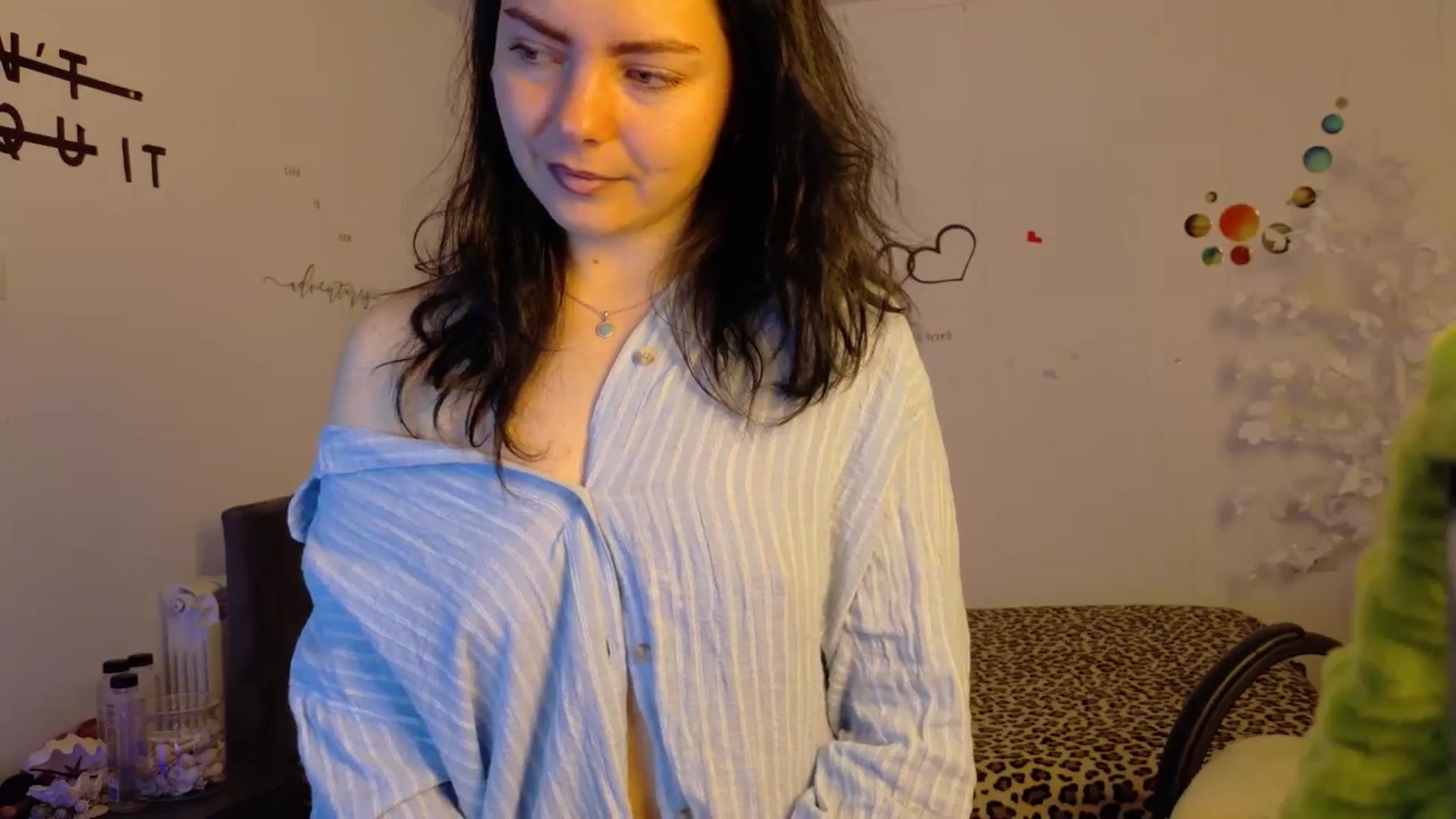Gallery image thumbnail from YreneA's myfreecams stream on, 11/17/2025, 05:37 image 2 of 20