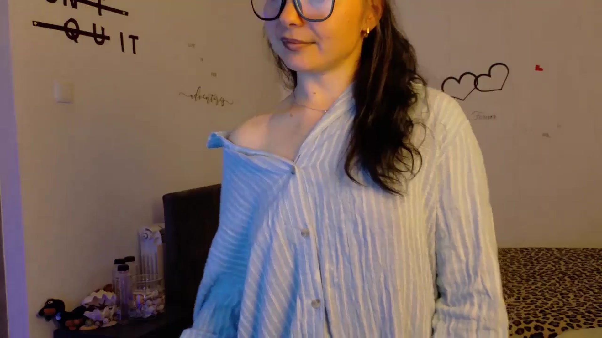 Gallery image thumbnail from YreneA's myfreecams stream on, 11/17/2025, 07:06 image 19 of 20