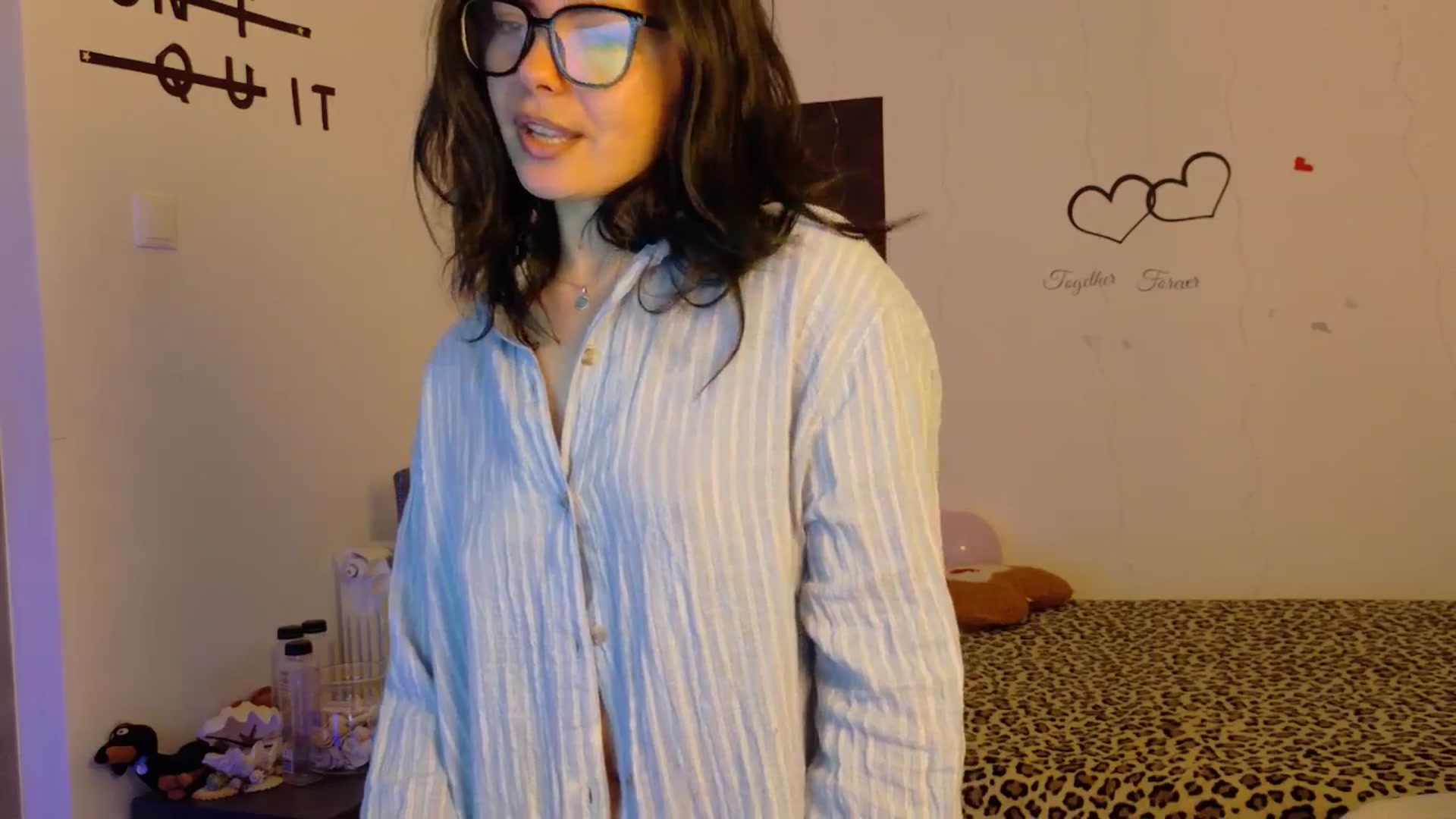 Gallery image thumbnail from YreneA's myfreecams stream on, 11/17/2025, 07:06 image 17 of 20