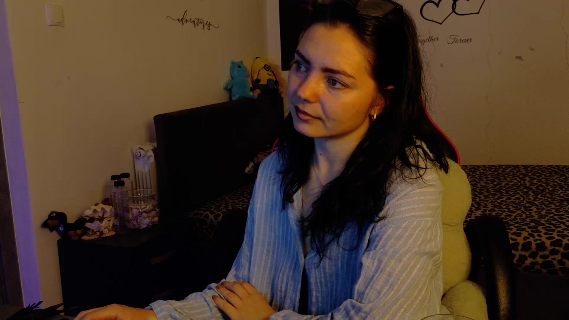Gallery image thumbnail from YreneA's myfreecams stream on, 11/17/2025, 07:06 image 3 of 20