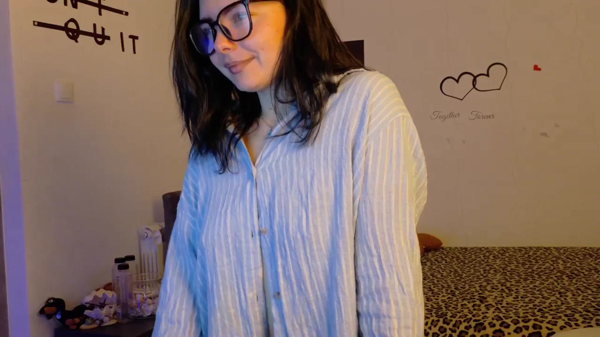 Gallery image thumbnail from YreneA's myfreecams stream on, 11/17/2025, 07:06 image 10 of 20