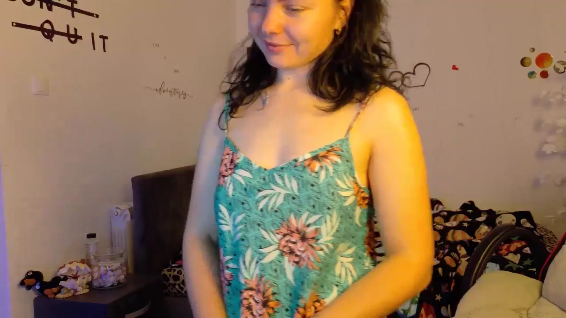 Gallery image thumbnail from YreneA's myfreecams stream on, 11/19/2025, 06:09 image 16 of 20