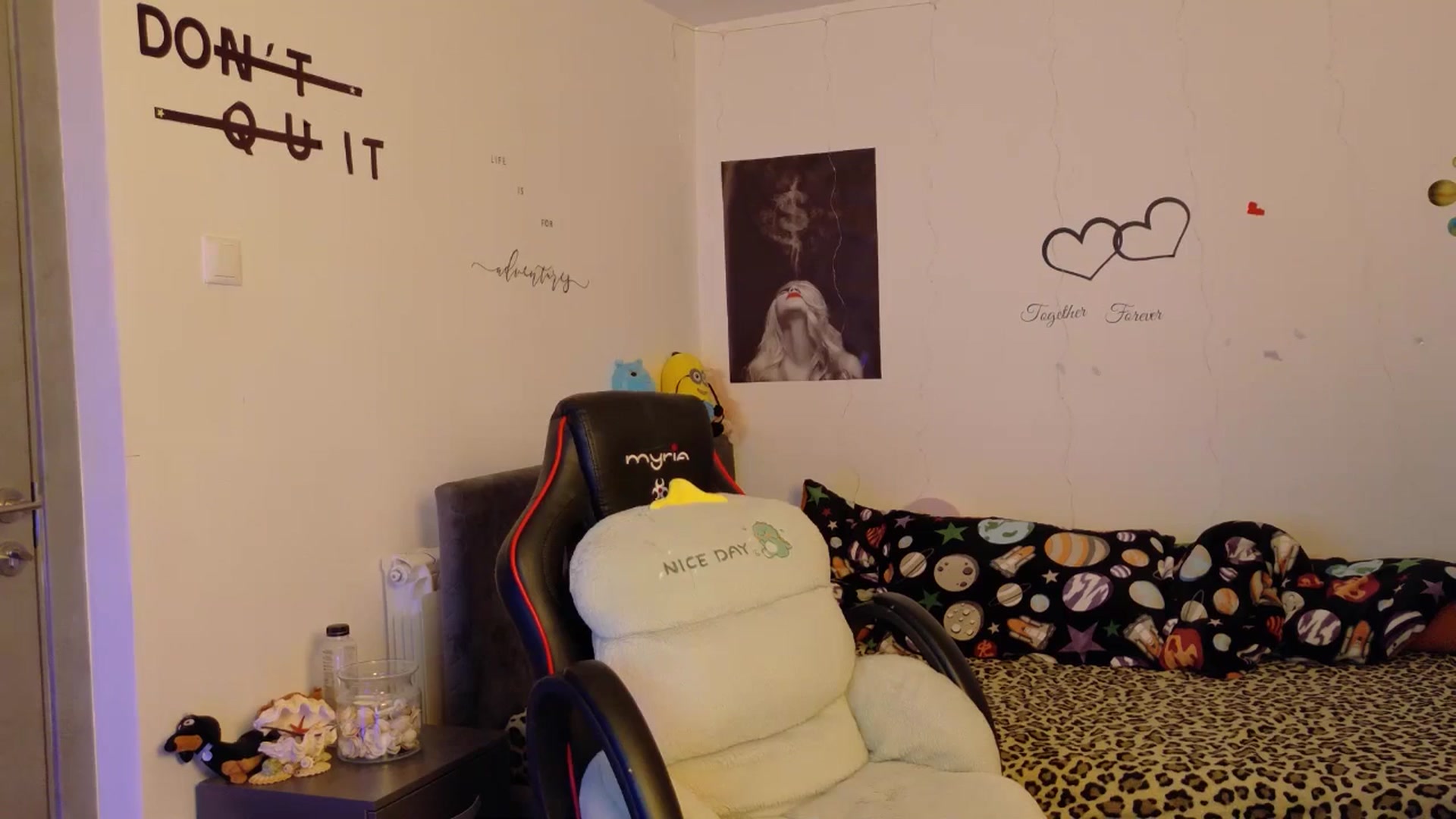 Gallery image thumbnail from YreneA's myfreecams stream on, 11/19/2025, 07:26 image 17 of 20