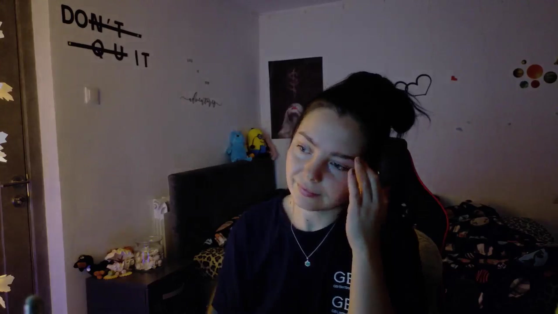 Gallery image thumbnail from YreneA's myfreecams stream on, 11/21/2025, 10:01 image 7 of 20