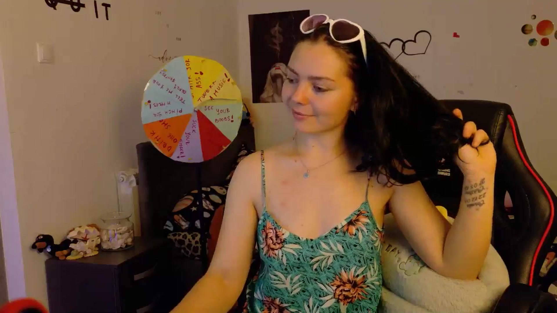 Gallery image thumbnail from YreneA's myfreecams stream on, 11/24/2025, 17:56 image 8 of 20
