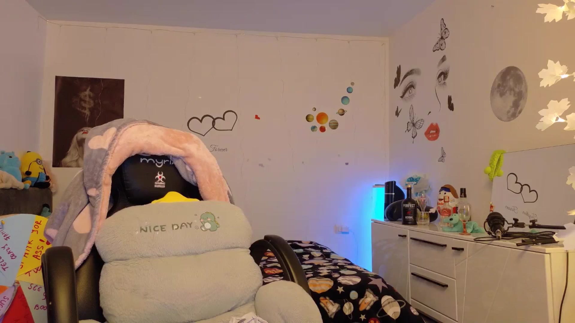 Gallery image thumbnail from YreneA's myfreecams stream on, 12/02/2025, 08:29 image 13 of 20