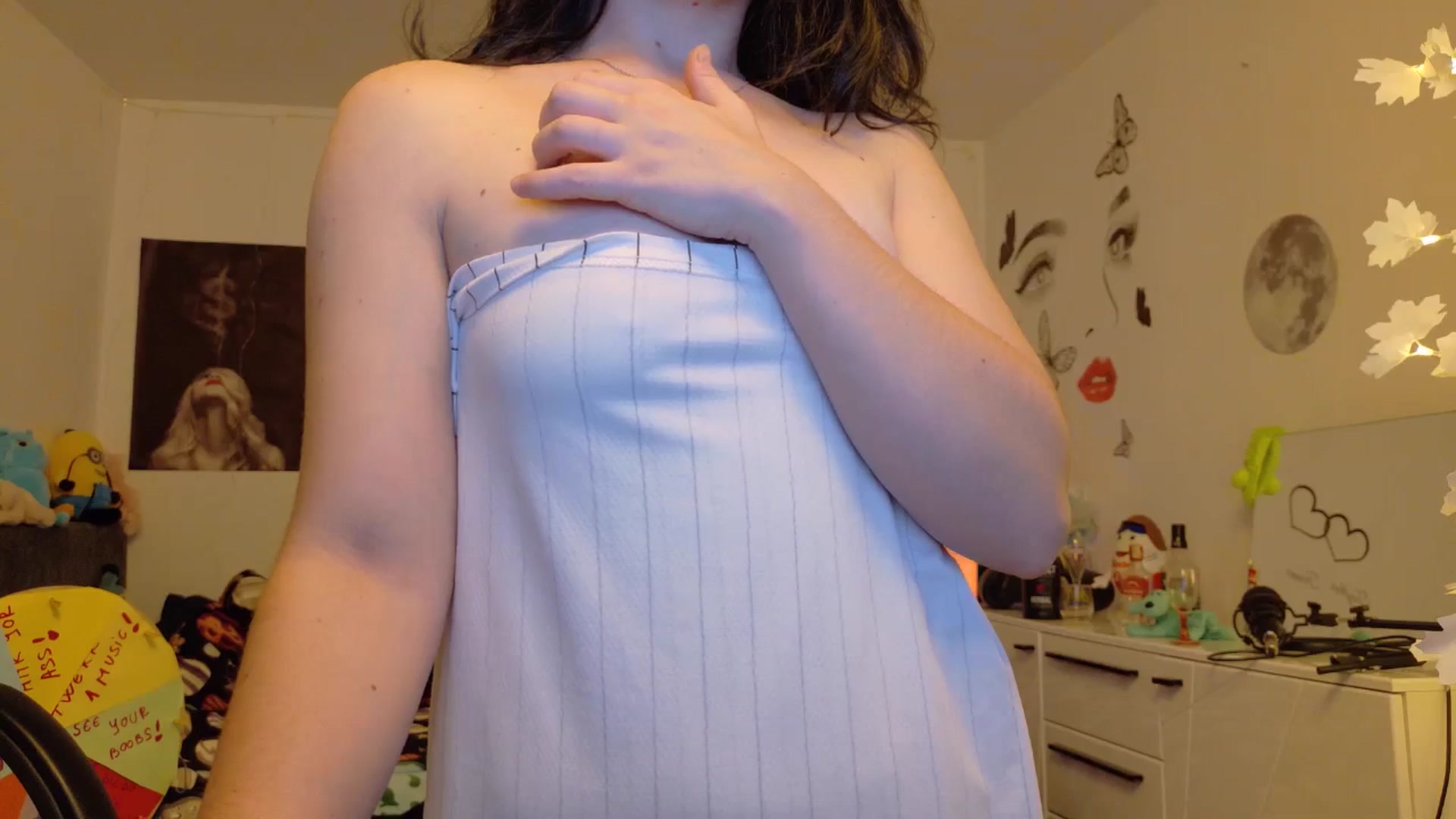 Gallery image thumbnail from YreneA's myfreecams stream on, 12/02/2025, 08:29 image 4 of 20