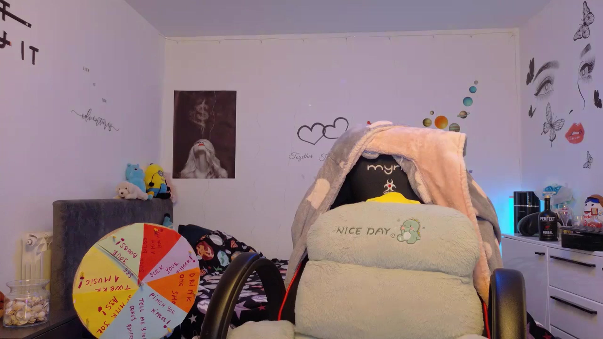Gallery image thumbnail from YreneA's myfreecams stream on, 12/03/2025, 17:49 image 19 of 20