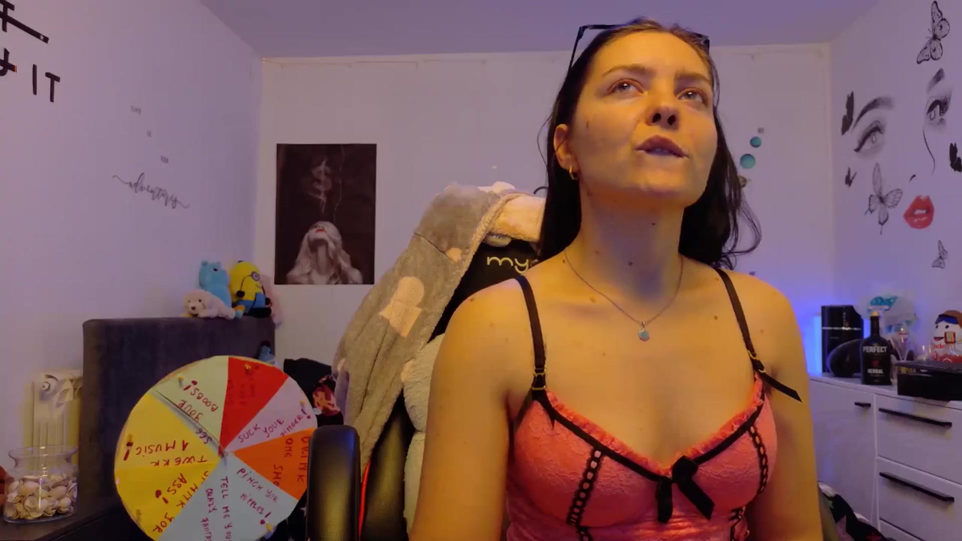 Gallery image thumbnail from YreneA's myfreecams stream on, 12/03/2025, 17:49 image 18 of 20