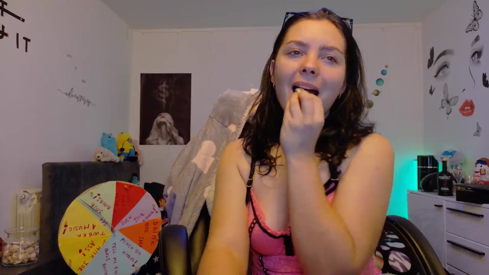 Gallery image thumbnail from YreneA's myfreecams stream on, 12/03/2025, 17:49 image 7 of 20