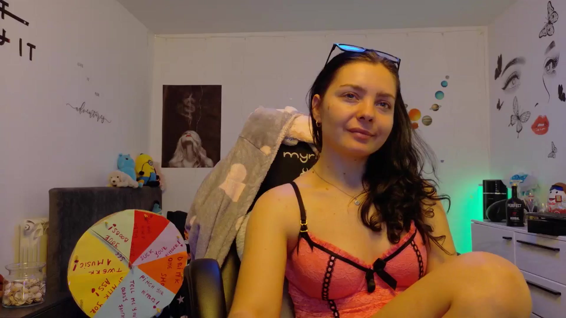 Gallery image thumbnail from YreneA's myfreecams stream on, 12/03/2025, 17:49 image 15 of 20