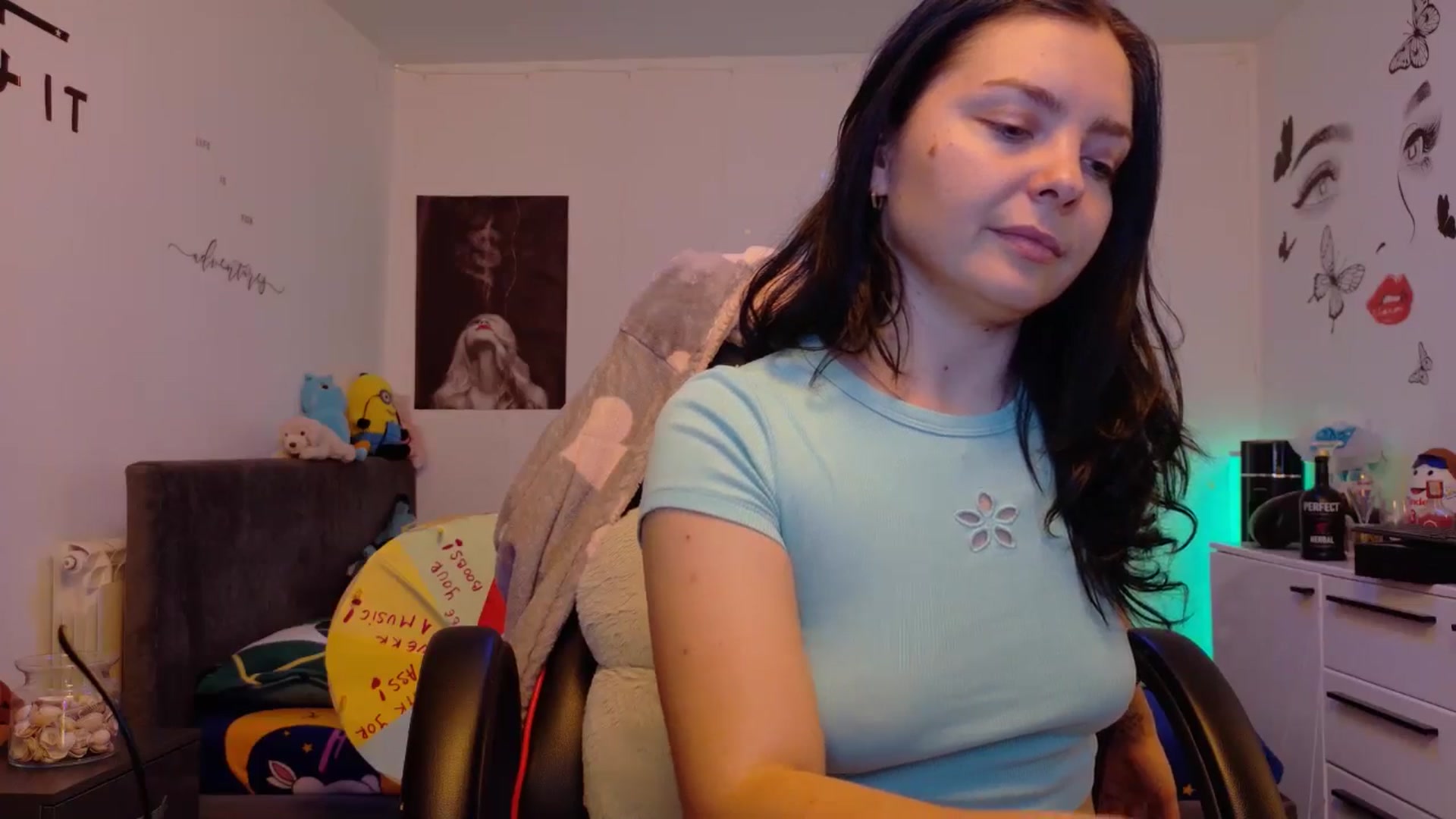 Gallery image thumbnail from YreneA's myfreecams stream on, 12/03/2025, 19:09 image 4 of 20