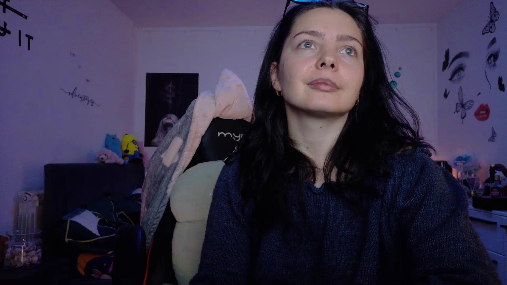 Gallery image thumbnail from YreneA's myfreecams stream on, 12/10/2025, 18:23 image 14 of 20