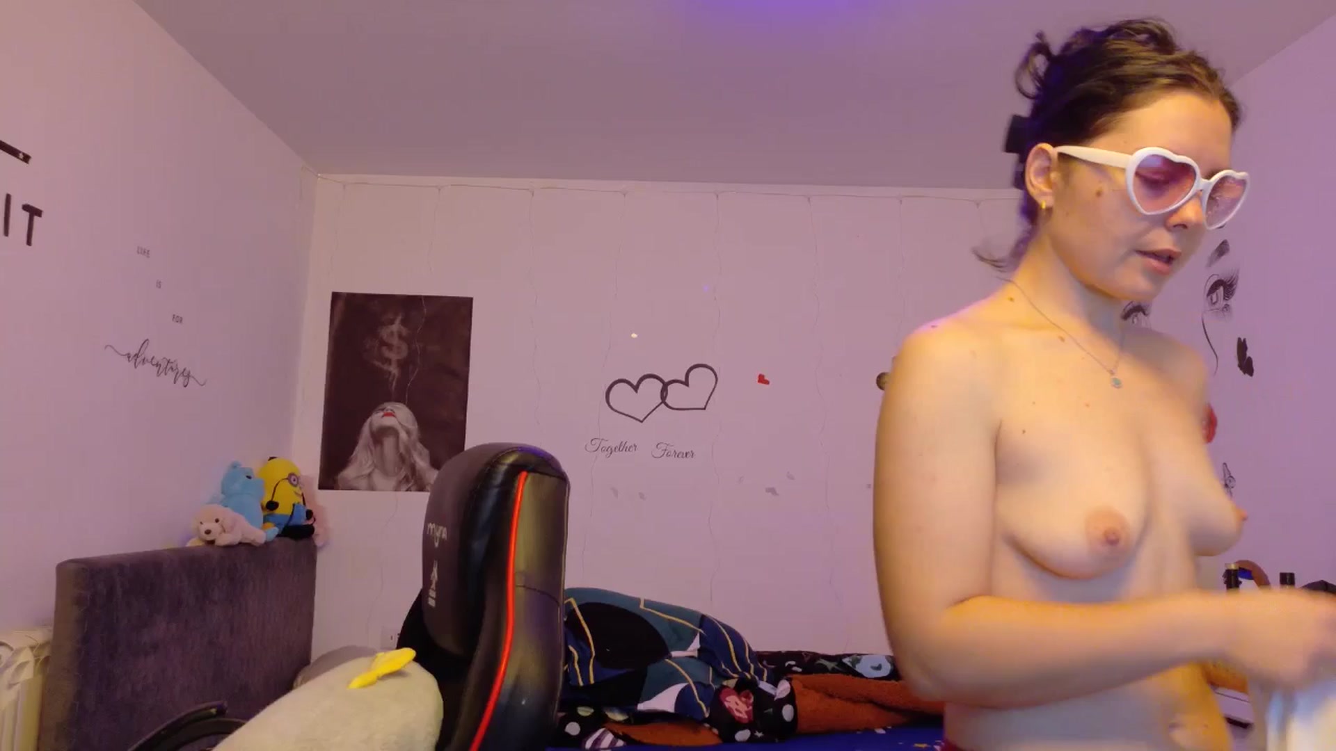 Gallery image thumbnail from YreneA's myfreecams stream on, 12/16/2025, 07:40 image 9 of 20