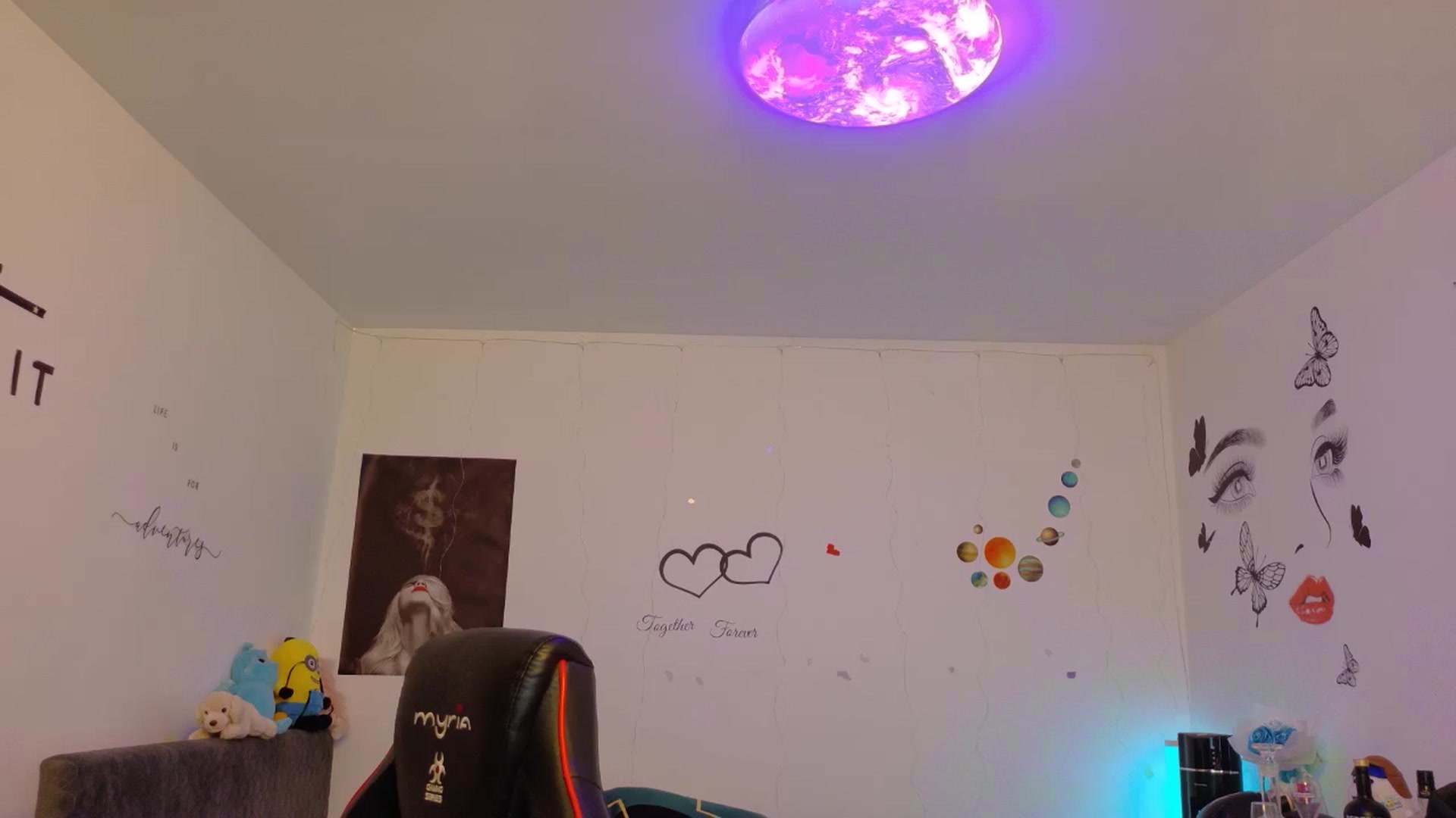 Gallery image thumbnail from YreneA's myfreecams stream on, 12/16/2025, 07:40 image 7 of 20