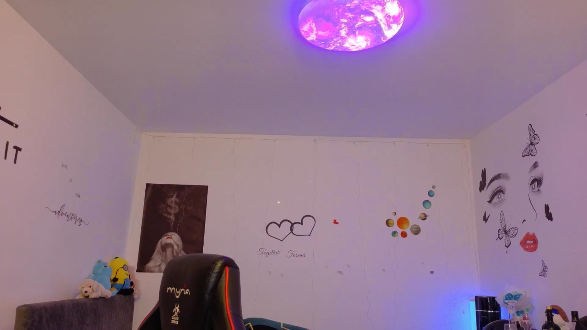 Gallery image thumbnail from YreneA's myfreecams stream on, 12/16/2025, 07:40 image 6 of 20