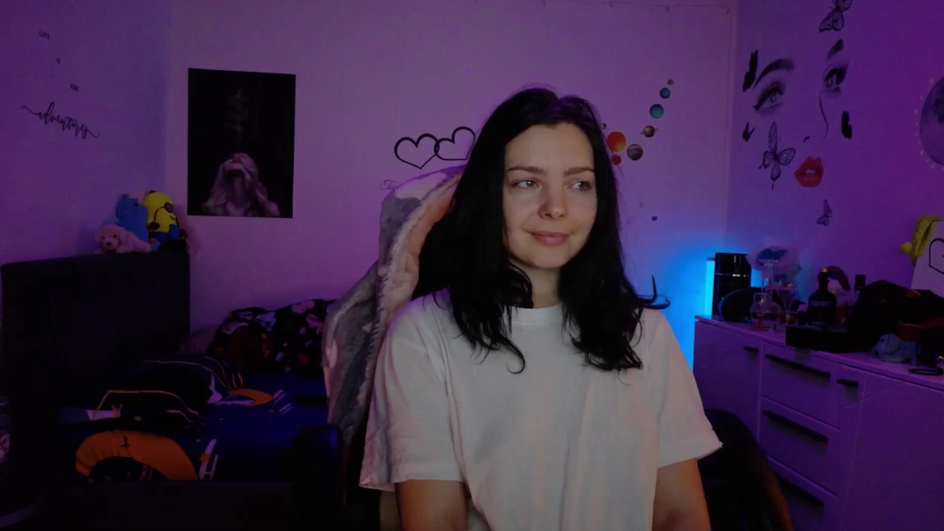 Gallery image thumbnail from YreneA's myfreecams stream on, 12/16/2025, 19:55 image 14 of 20
