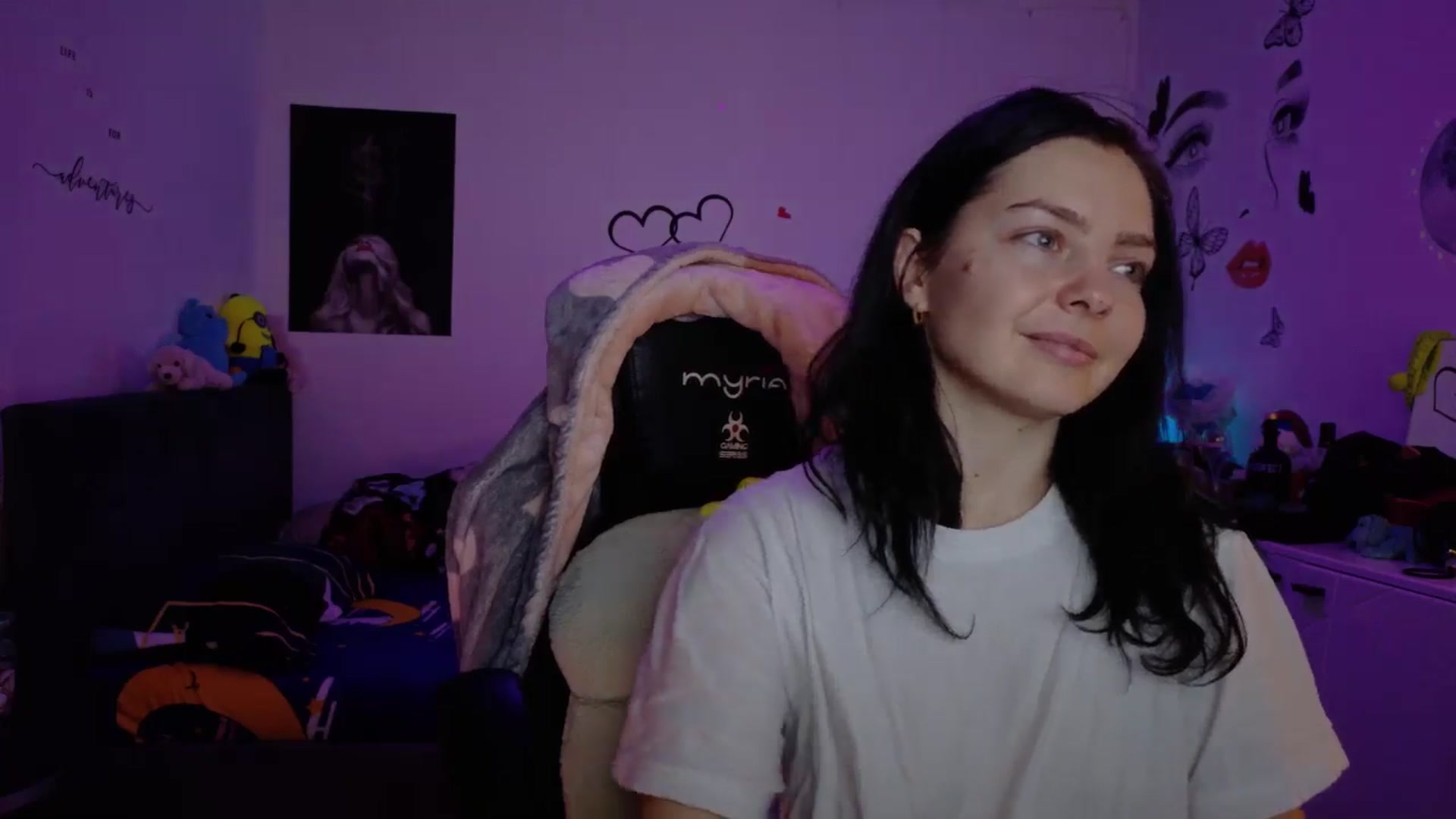 Gallery image thumbnail from YreneA's myfreecams stream on, 12/16/2025, 19:55 image 12 of 20