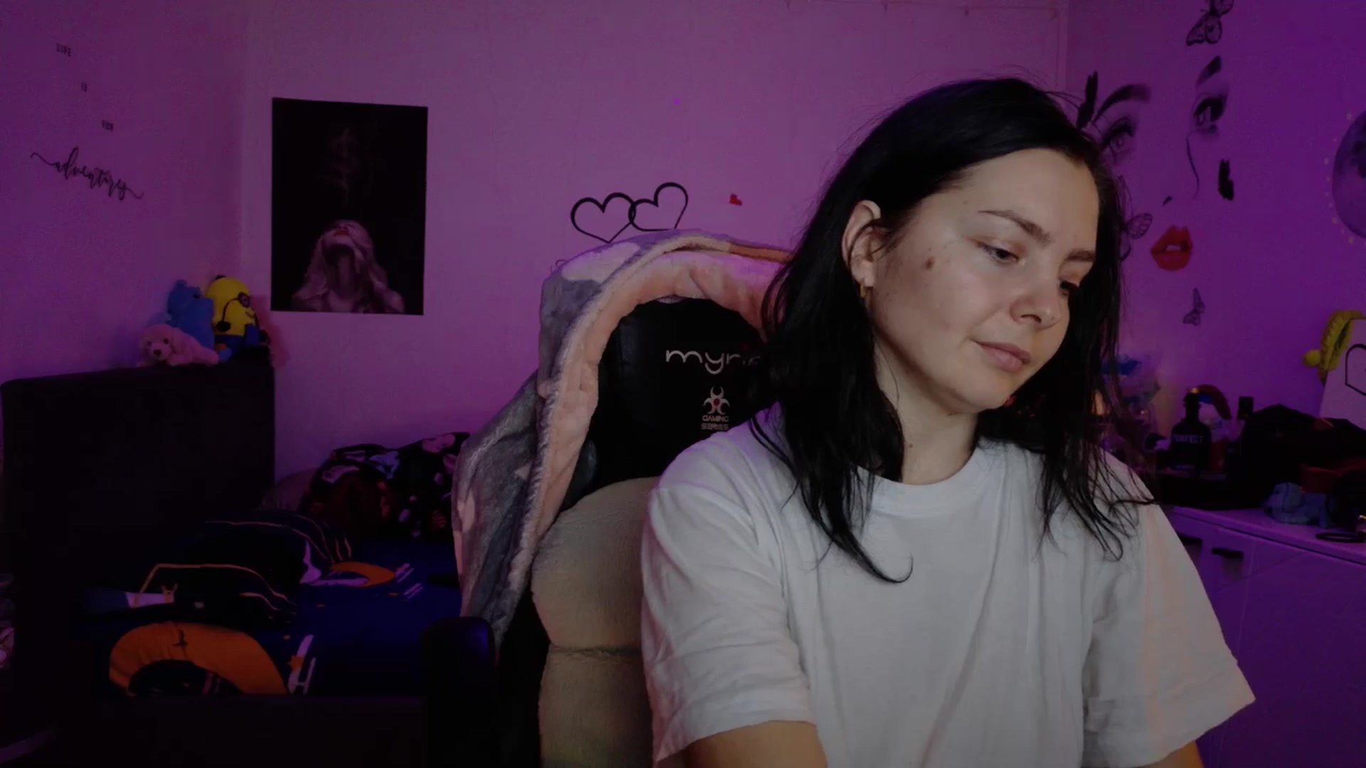Gallery image thumbnail from YreneA's myfreecams stream on, 12/16/2025, 19:55 image 11 of 20