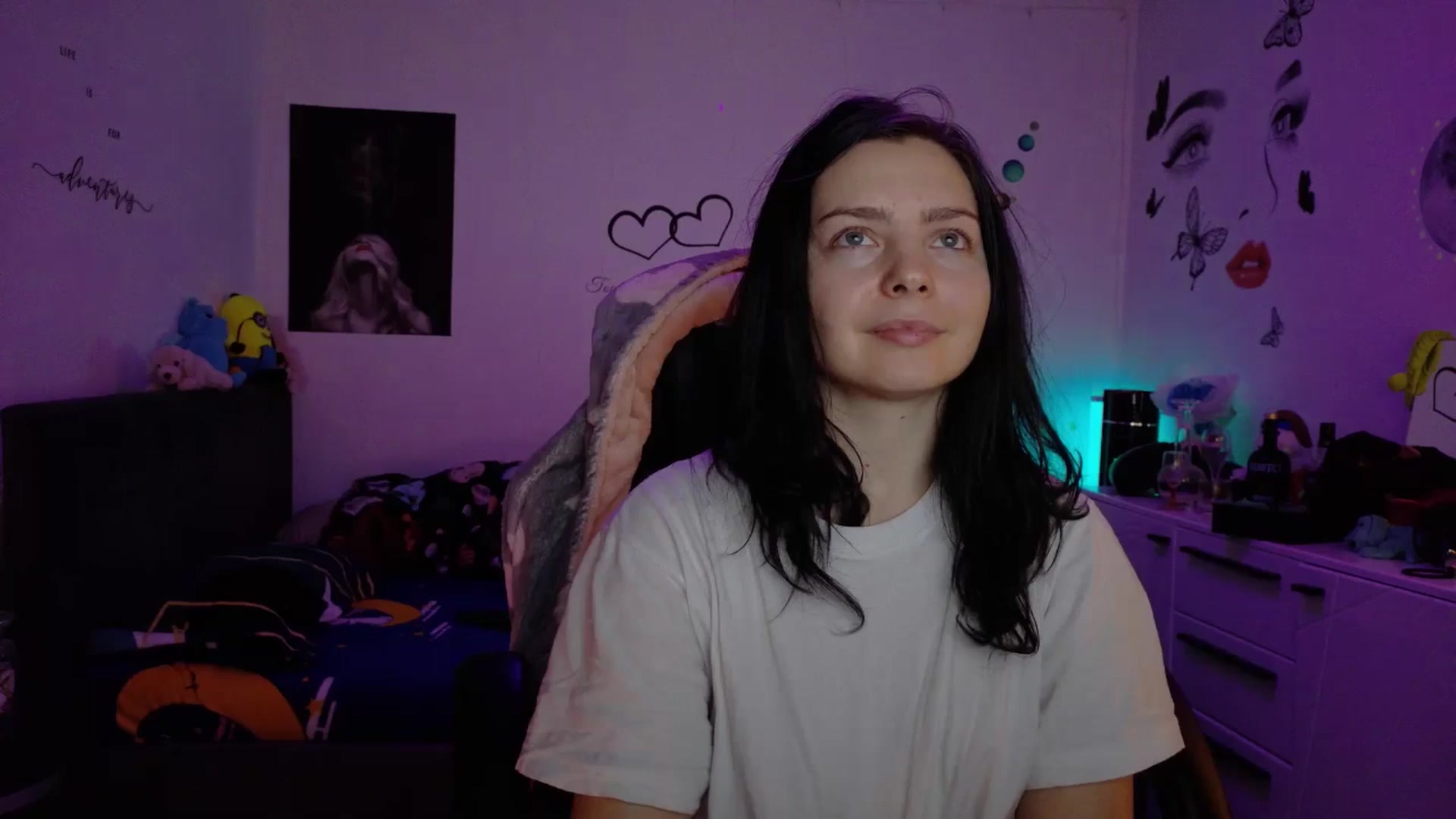 Gallery image thumbnail from YreneA's myfreecams stream on, 12/16/2025, 19:55 image 15 of 20
