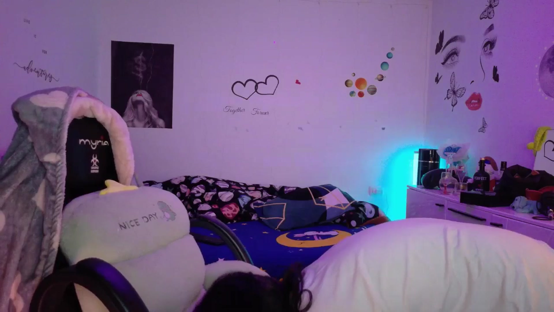 Gallery image thumbnail from YreneA's myfreecams stream on, 12/16/2025, 19:55 image 16 of 20