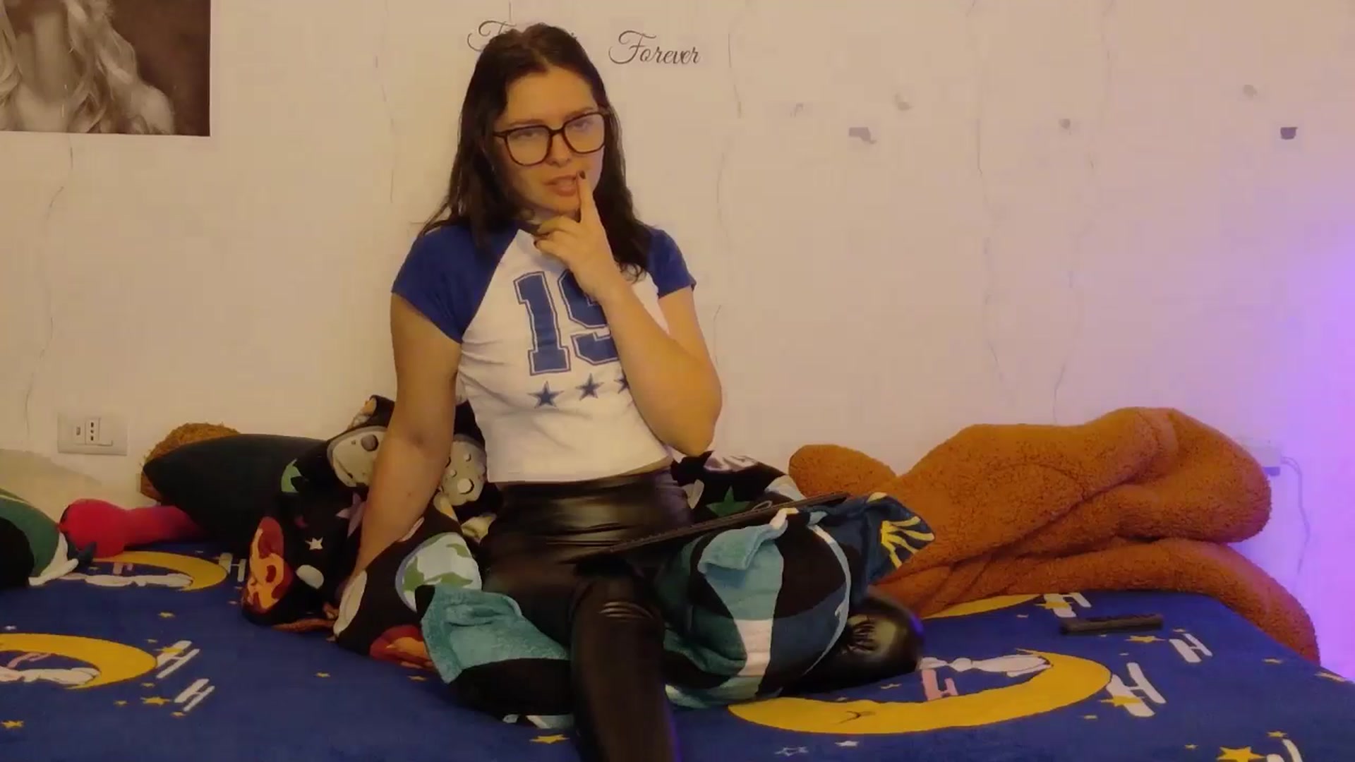 Gallery image thumbnail from YreneA's myfreecams stream on, 12/17/2025, 09:00 image 16 of 20