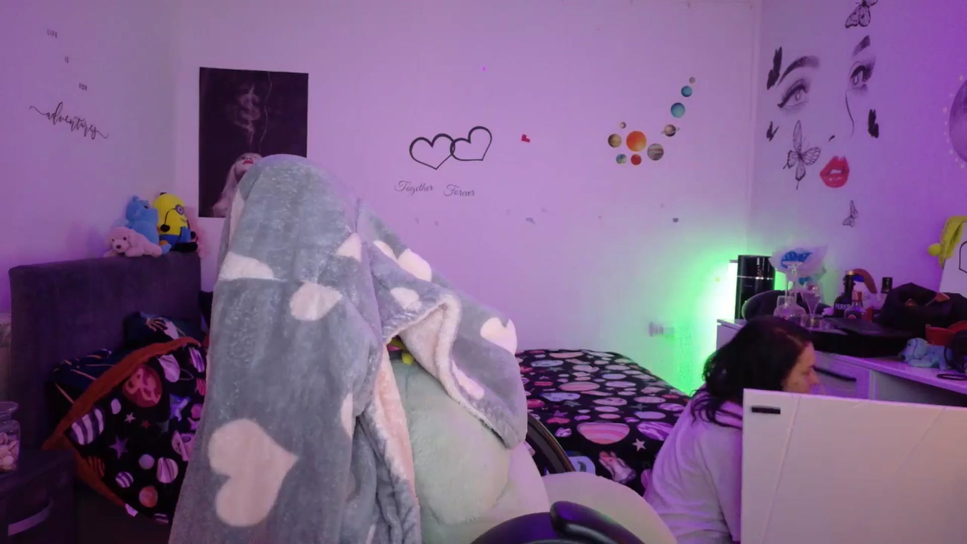 Gallery image thumbnail from YreneA's myfreecams stream on, 12/17/2025, 17:35 image 7 of 20