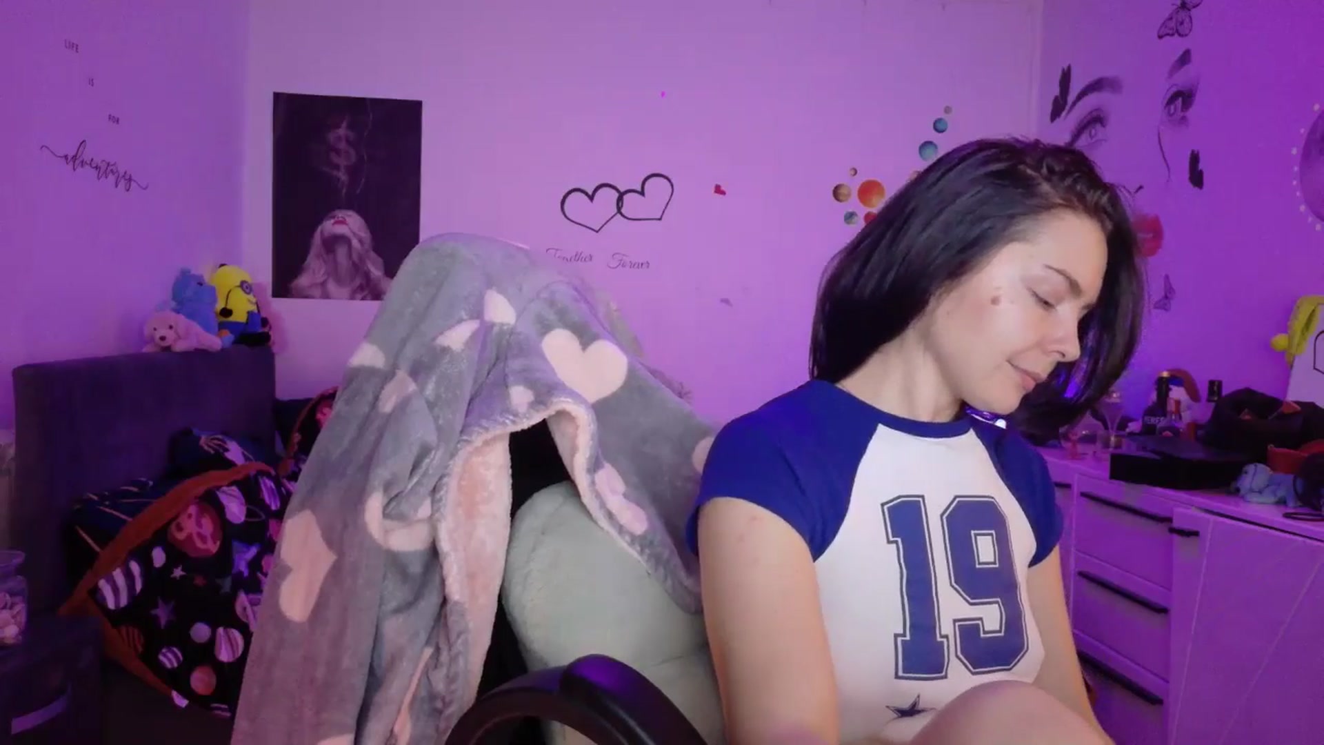 Gallery image thumbnail from YreneA's myfreecams stream on, 12/17/2025, 17:35 image 8 of 20