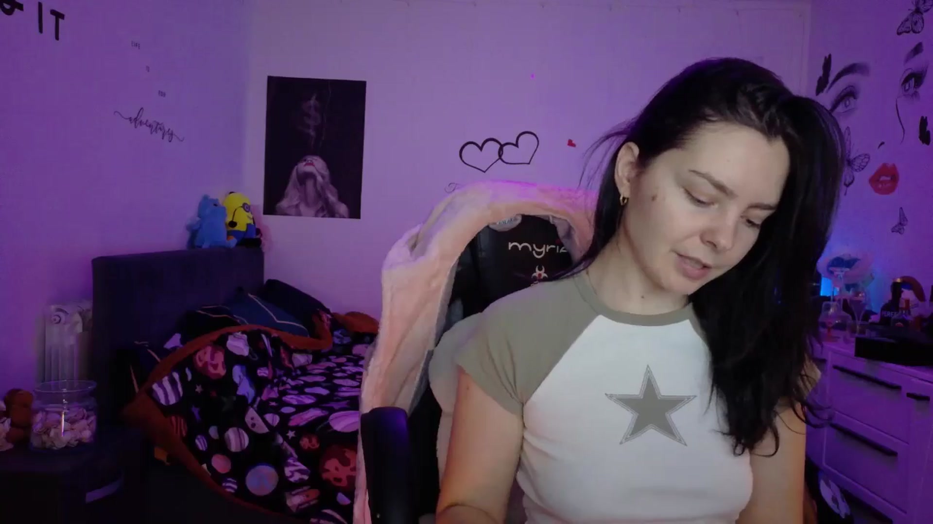 Gallery image thumbnail from YreneA's myfreecams stream on, 12/18/2025, 16:32 image 2 of 20