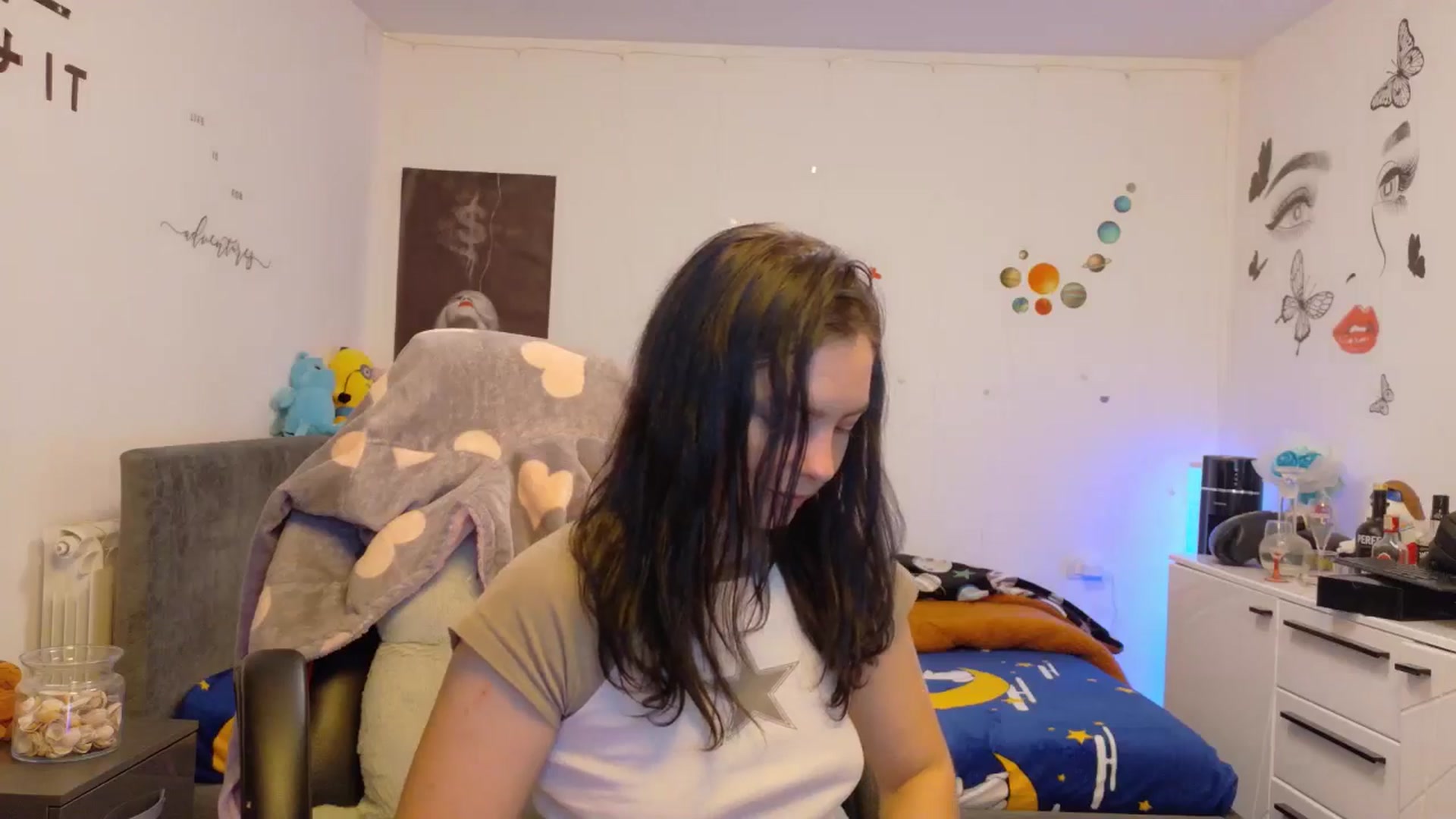Gallery image thumbnail from YreneA's myfreecams stream on, 12/19/2025, 06:43 image 6 of 20