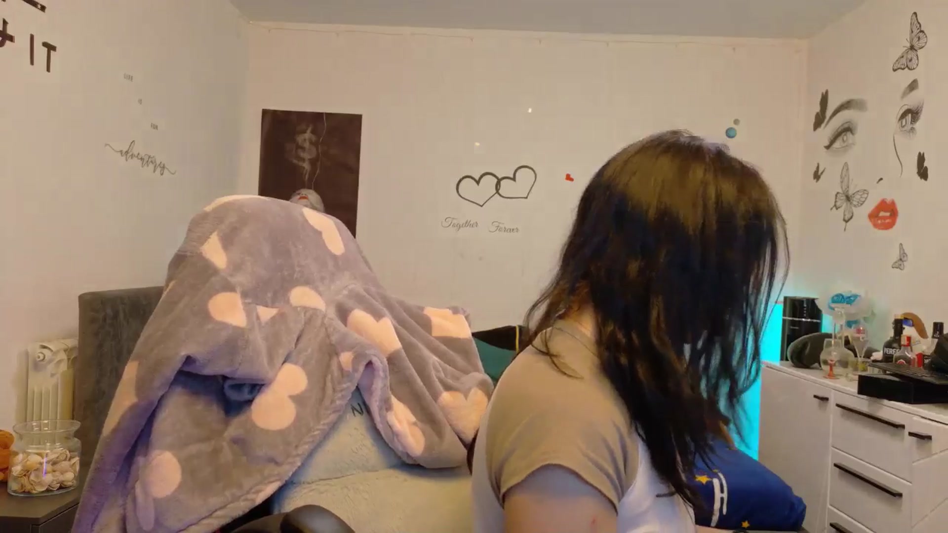 Gallery image thumbnail from YreneA's myfreecams stream on, 12/19/2025, 06:43 image 12 of 20