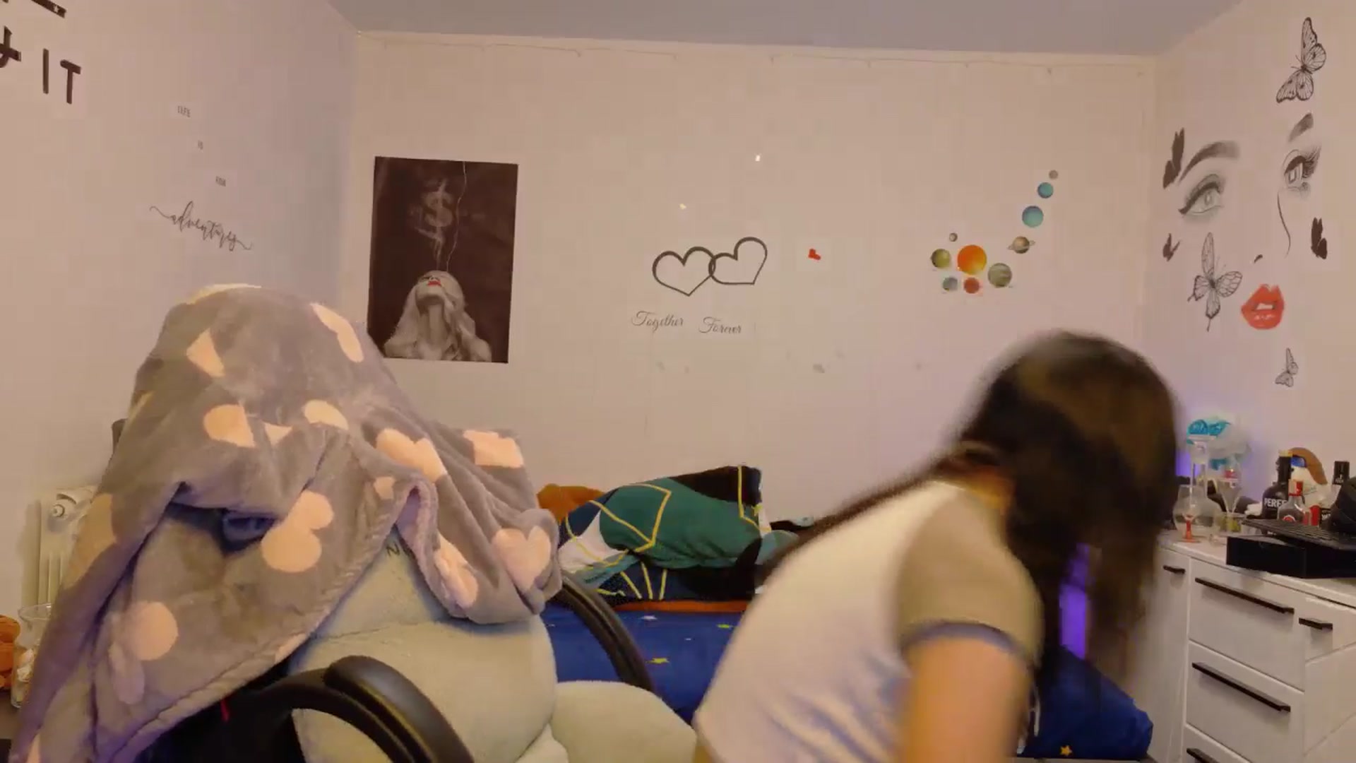 Gallery image thumbnail from YreneA's myfreecams stream on, 12/19/2025, 06:43 image 5 of 20