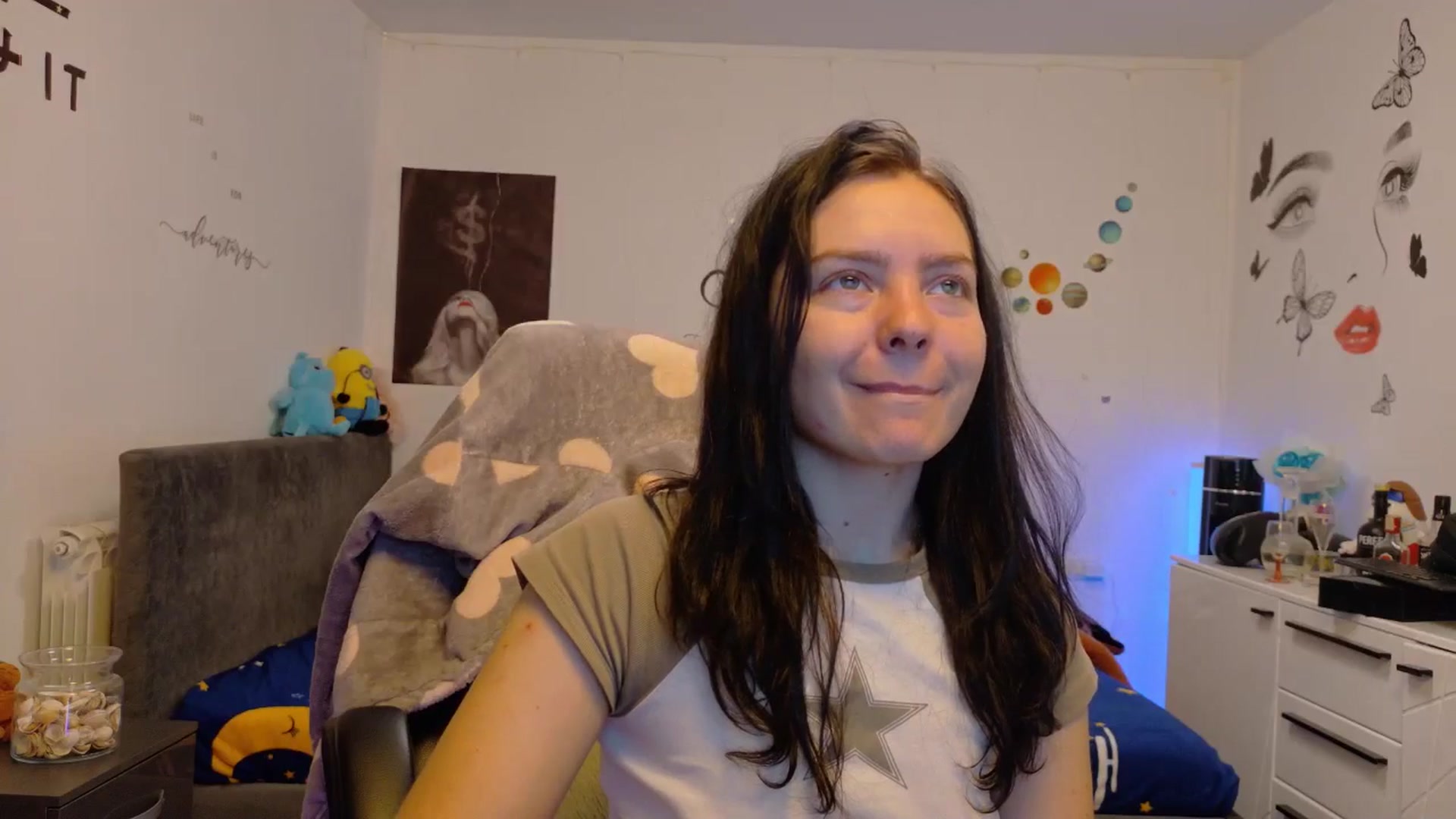 Gallery image thumbnail from YreneA's myfreecams stream on, 12/19/2025, 06:43 image 11 of 20