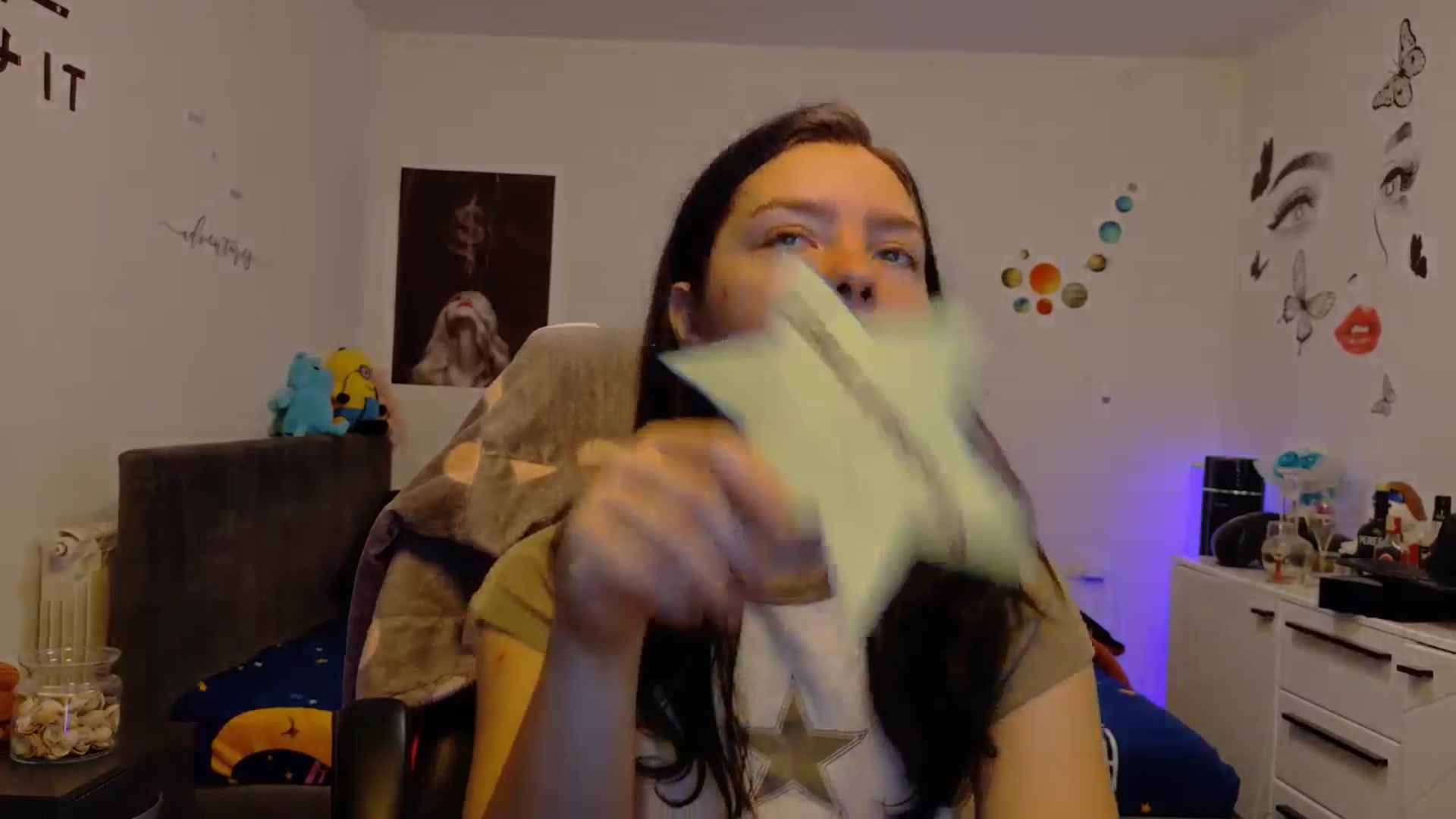 Gallery image thumbnail from YreneA's myfreecams stream on, 12/19/2025, 06:43 image 10 of 20