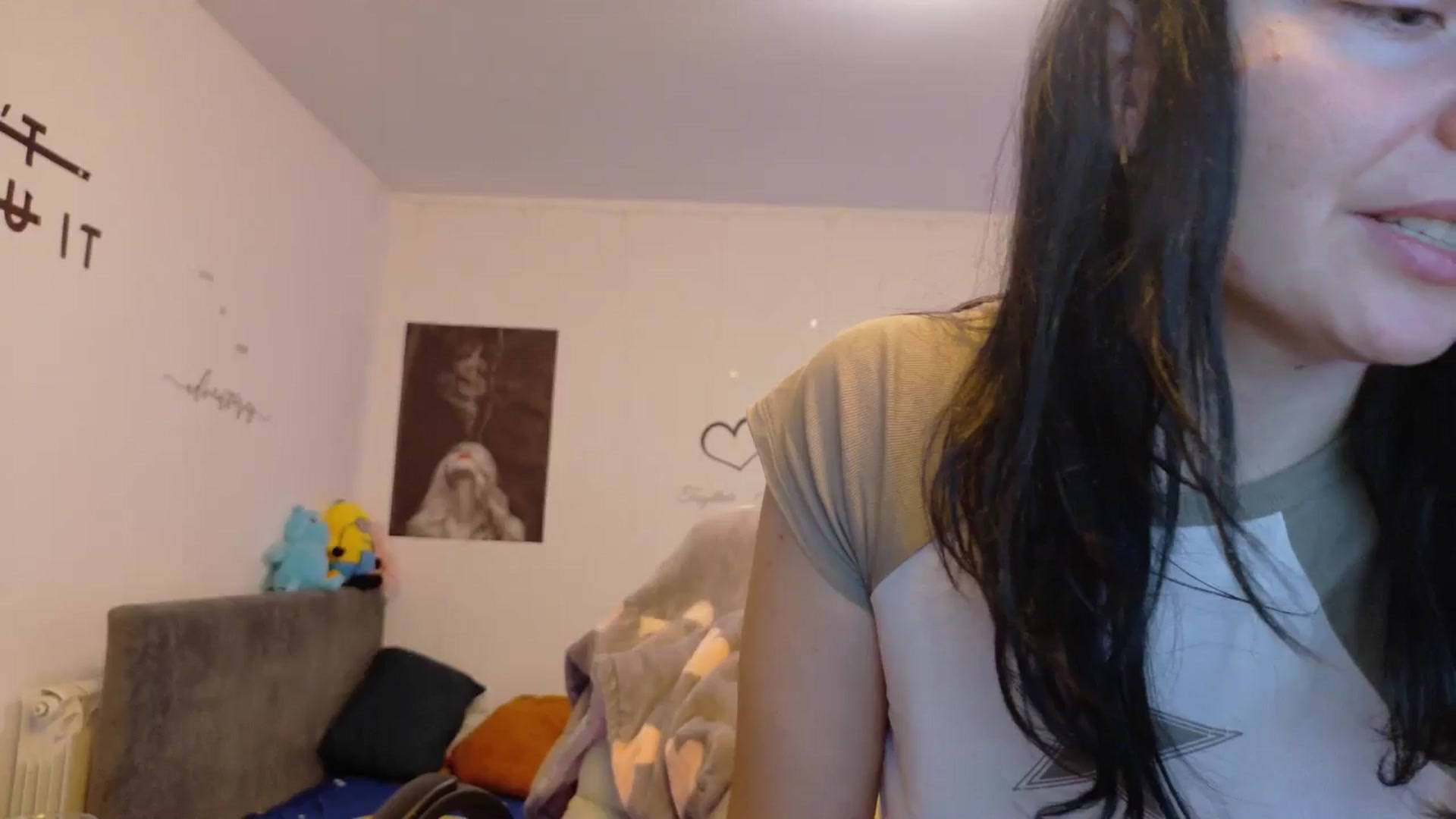Gallery image thumbnail from YreneA's myfreecams stream on, 12/19/2025, 06:43 image 1 of 20