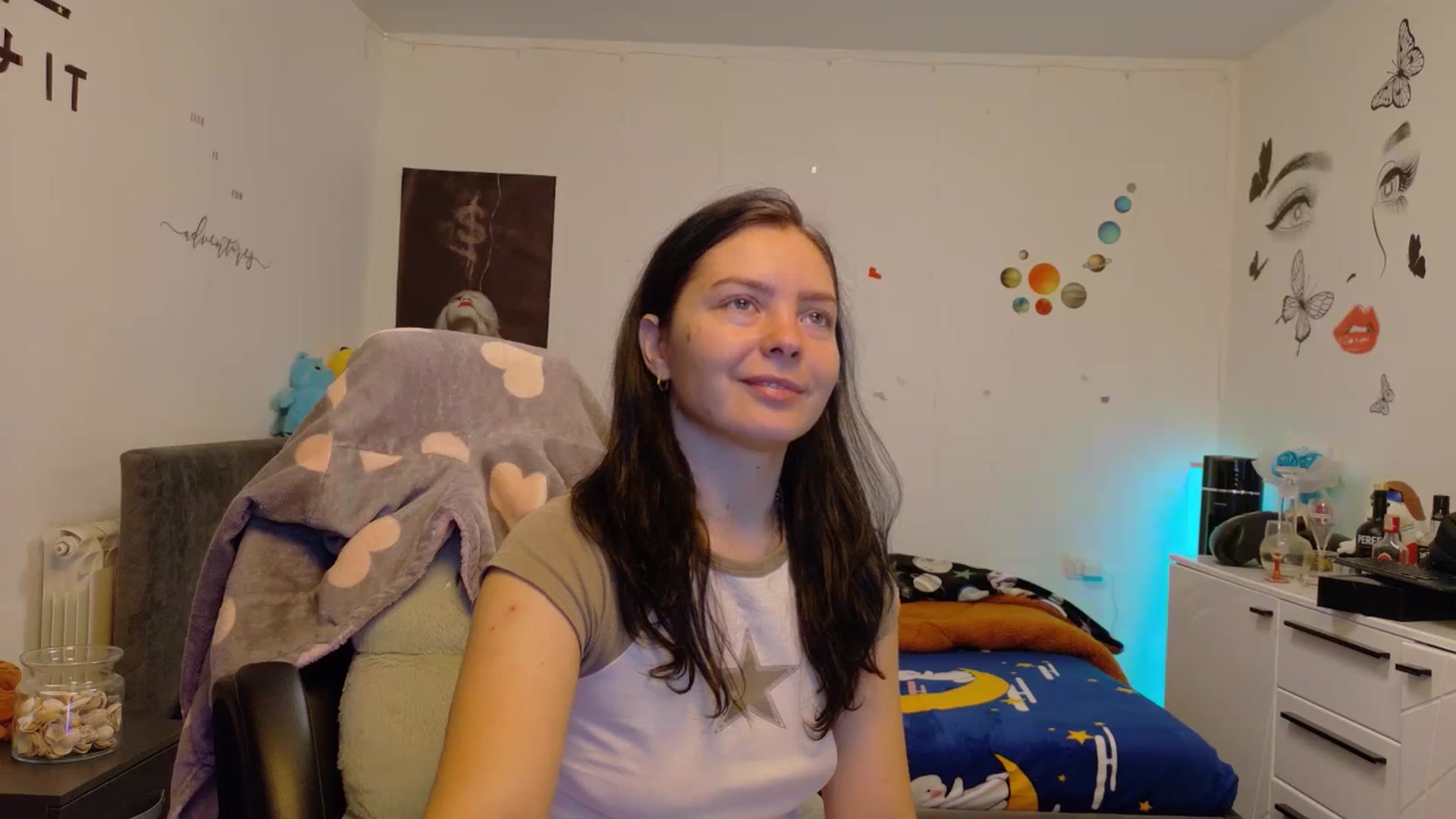 Gallery image thumbnail from YreneA's myfreecams stream on, 12/19/2025, 06:43 image 7 of 20