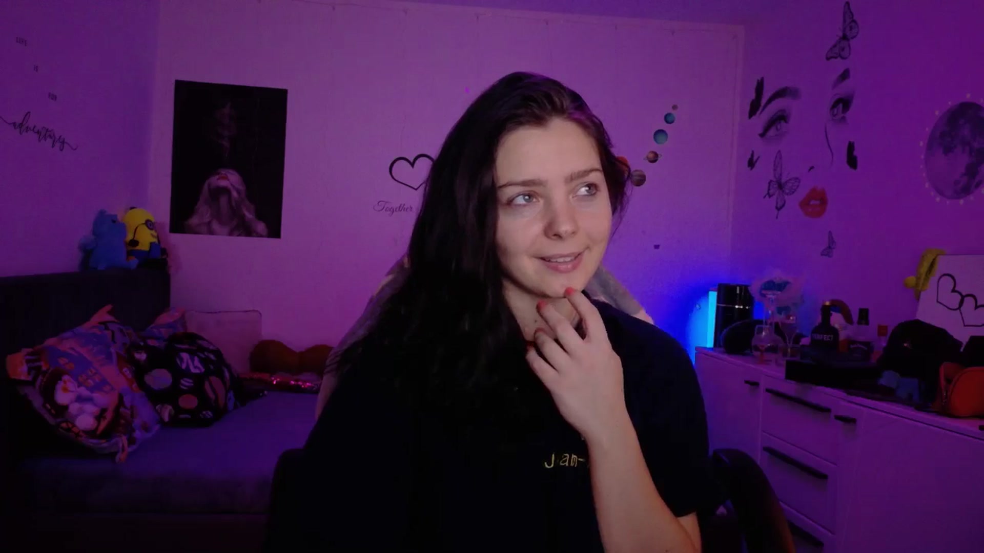 Gallery image thumbnail from YreneA's myfreecams stream on, 12/21/2025, 13:40 image 8 of 20