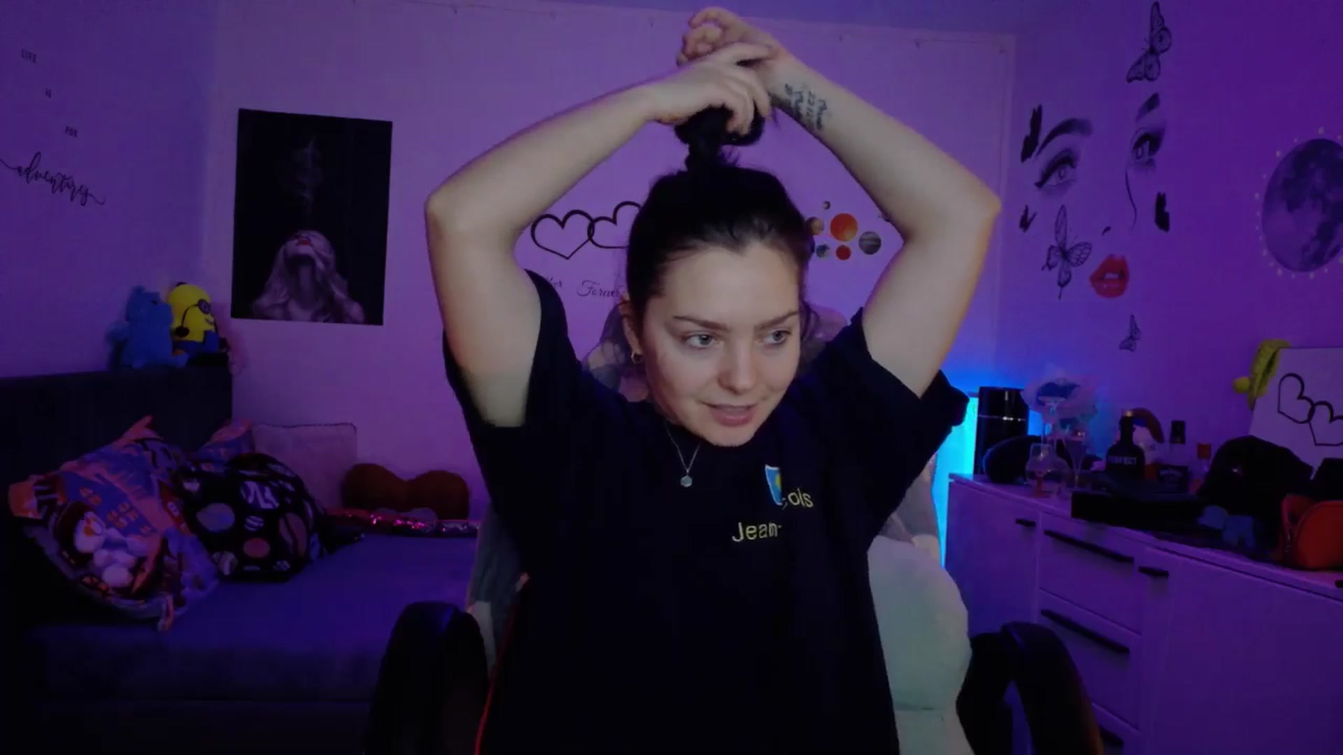 Gallery image thumbnail from YreneA's myfreecams stream on, 12/21/2025, 13:40 image 7 of 20