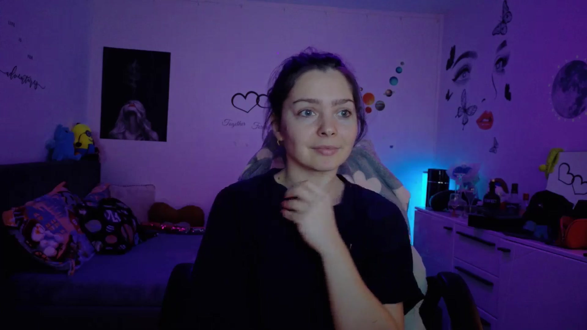 Gallery image thumbnail from YreneA's myfreecams stream on, 12/21/2025, 13:40 image 6 of 20