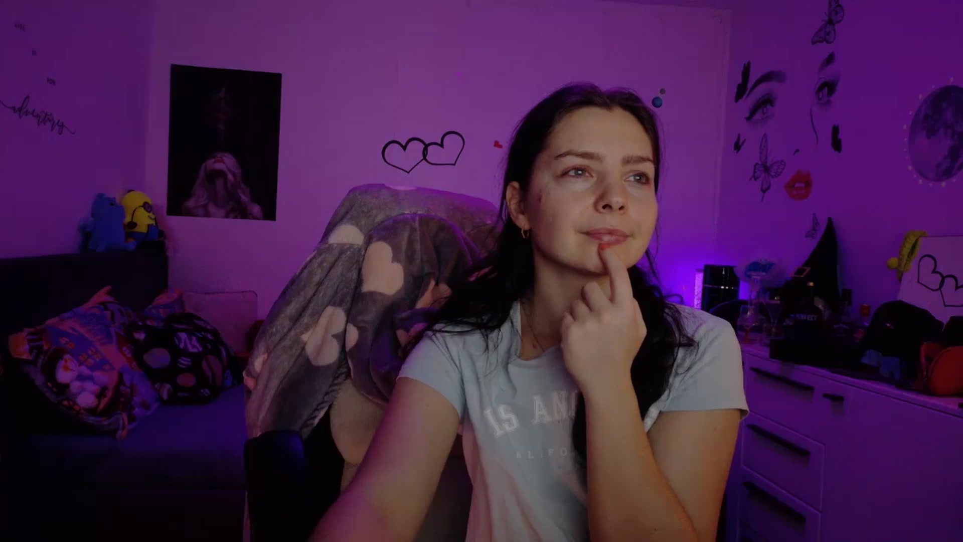 Gallery image thumbnail from YreneA's myfreecams stream on, 12/21/2025, 19:52 image 13 of 20