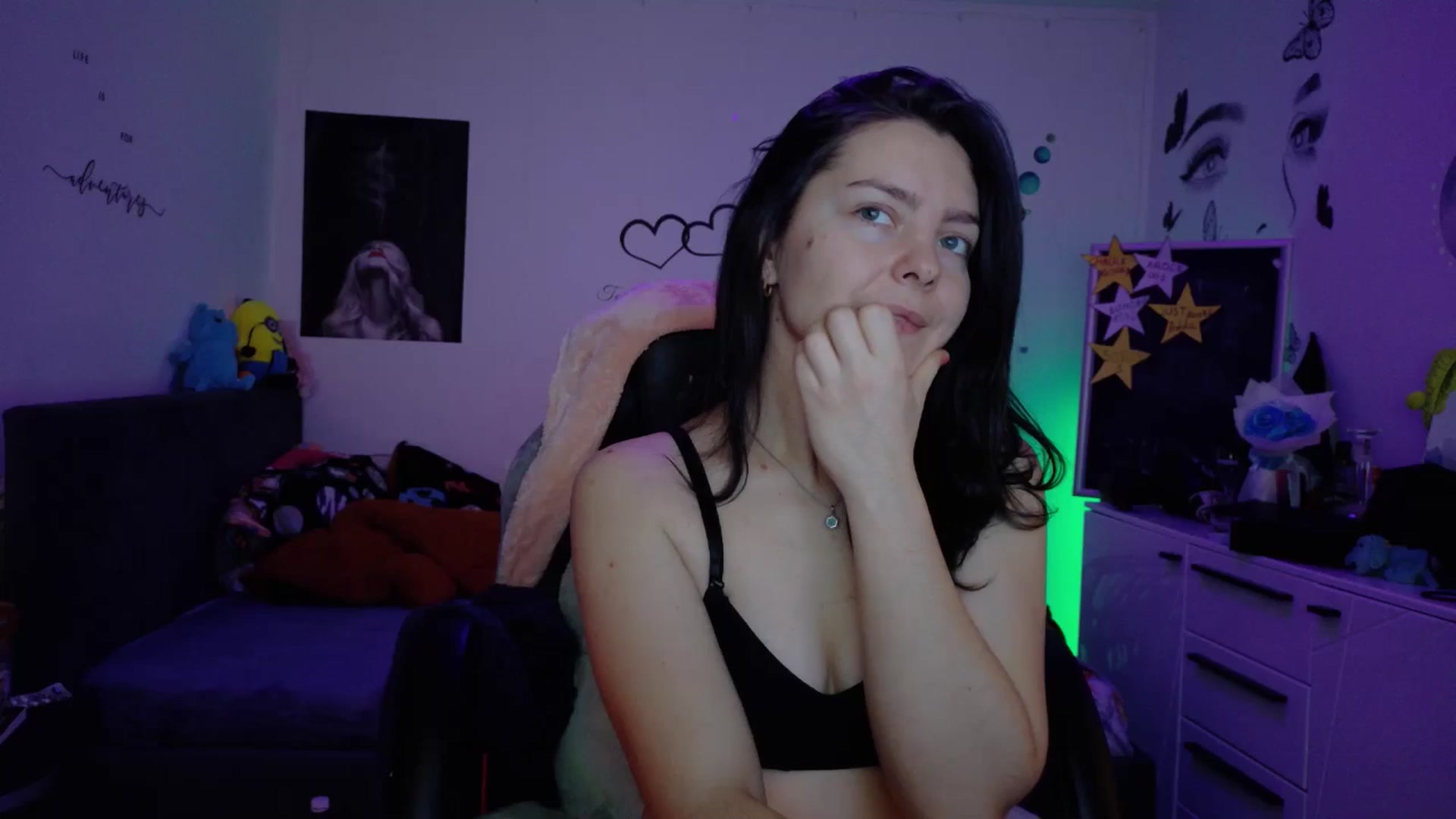 Gallery image thumbnail from YreneA's myfreecams stream on, 12/26/2025, 07:34 image 13 of 20
