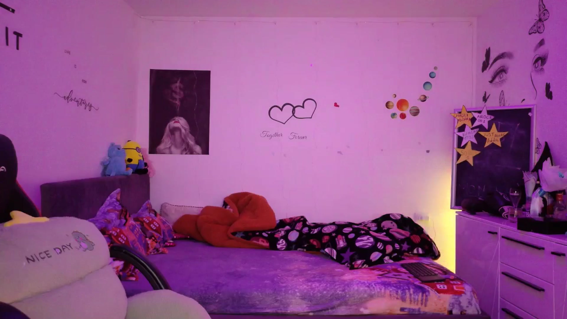 Gallery image thumbnail from YreneA's myfreecams stream on, 12/29/2025, 09:19 image 12 of 20