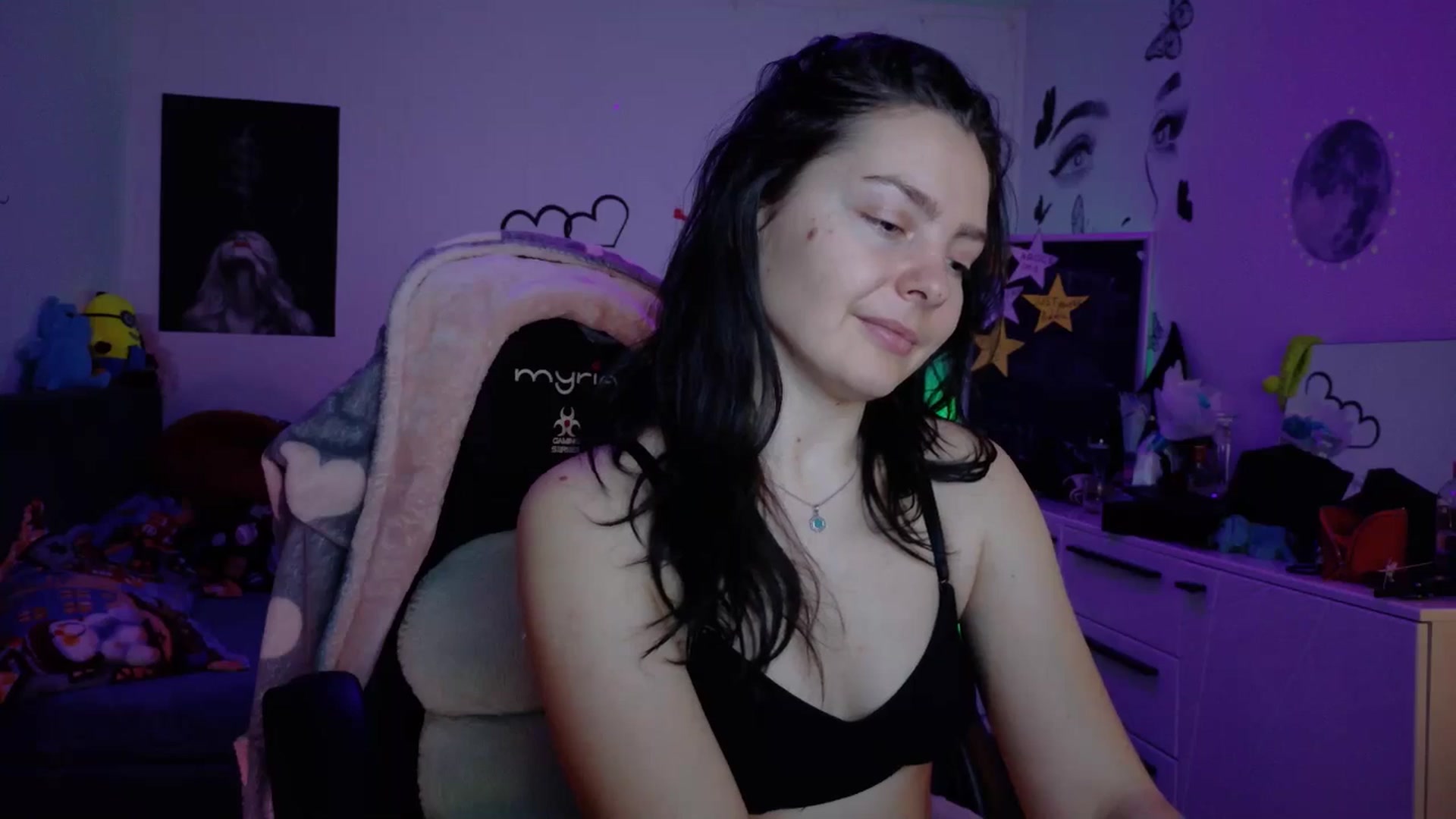 Gallery image thumbnail from YreneA's myfreecams stream on, 12/30/2025, 07:34 image 3 of 20