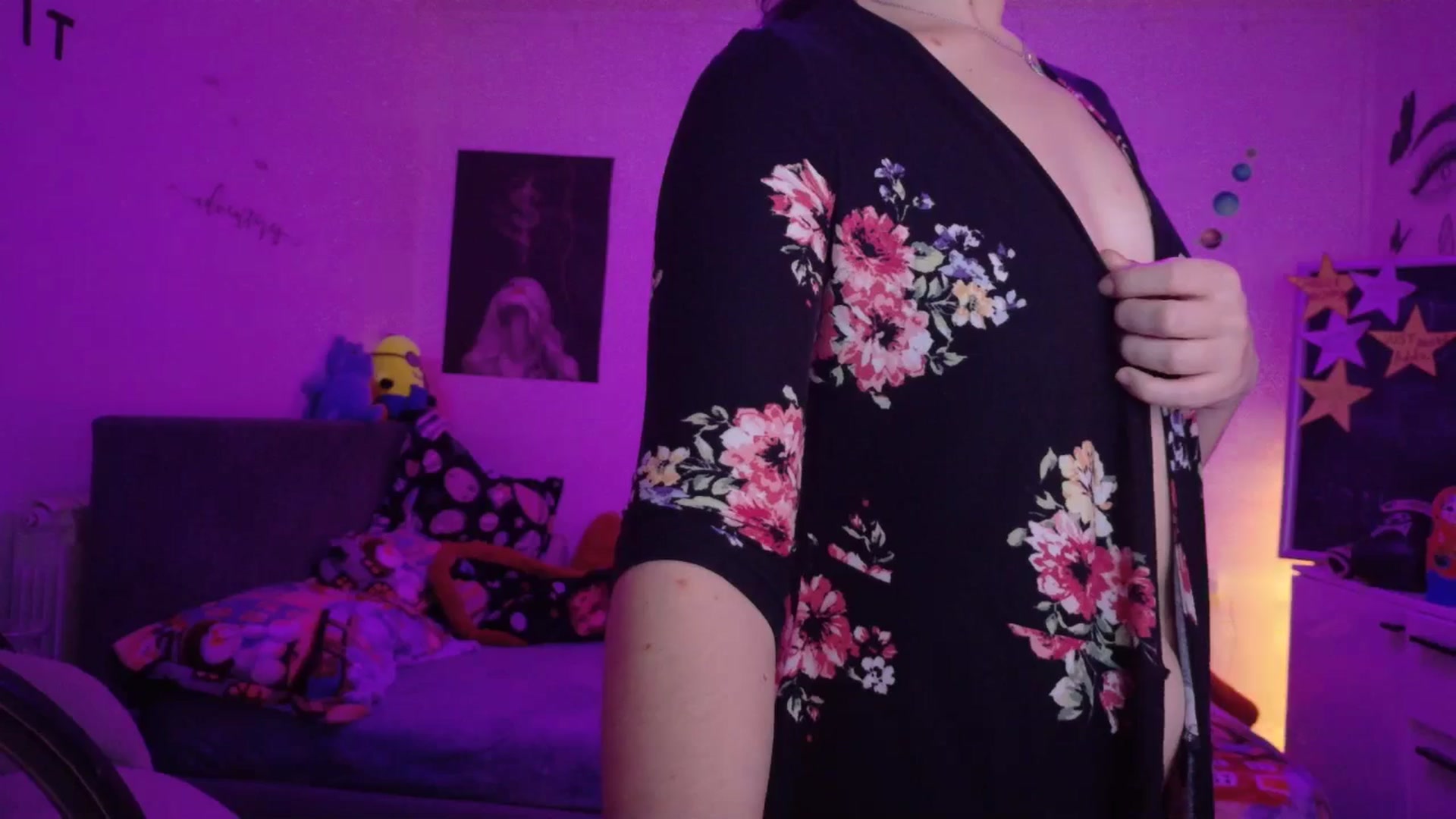 Gallery image thumbnail from YreneA's myfreecams stream on, 01/08/2026, 20:54 image 7 of 20