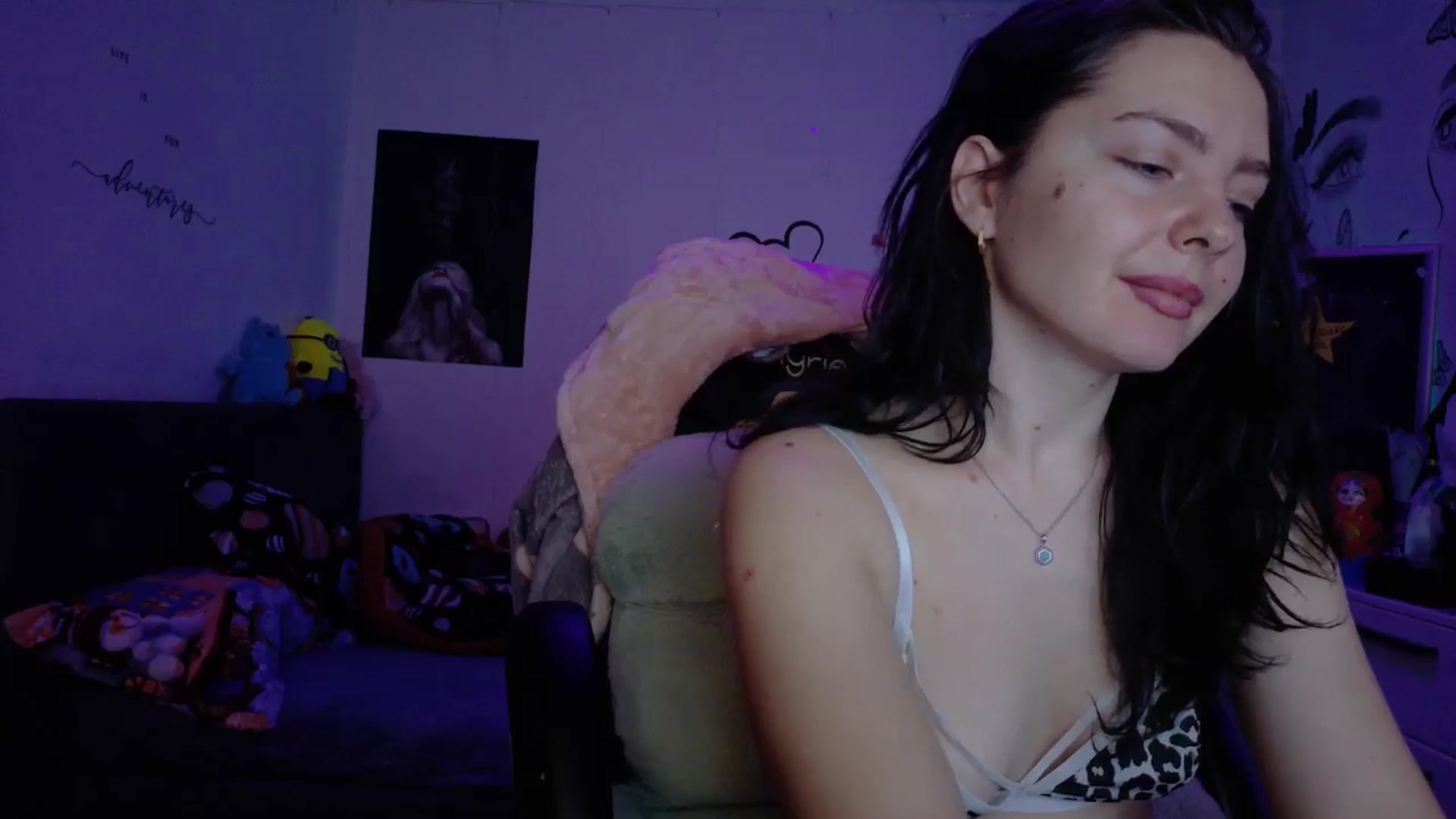 Gallery image thumbnail from YreneA's myfreecams stream on, 01/09/2026, 07:27 image 14 of 20