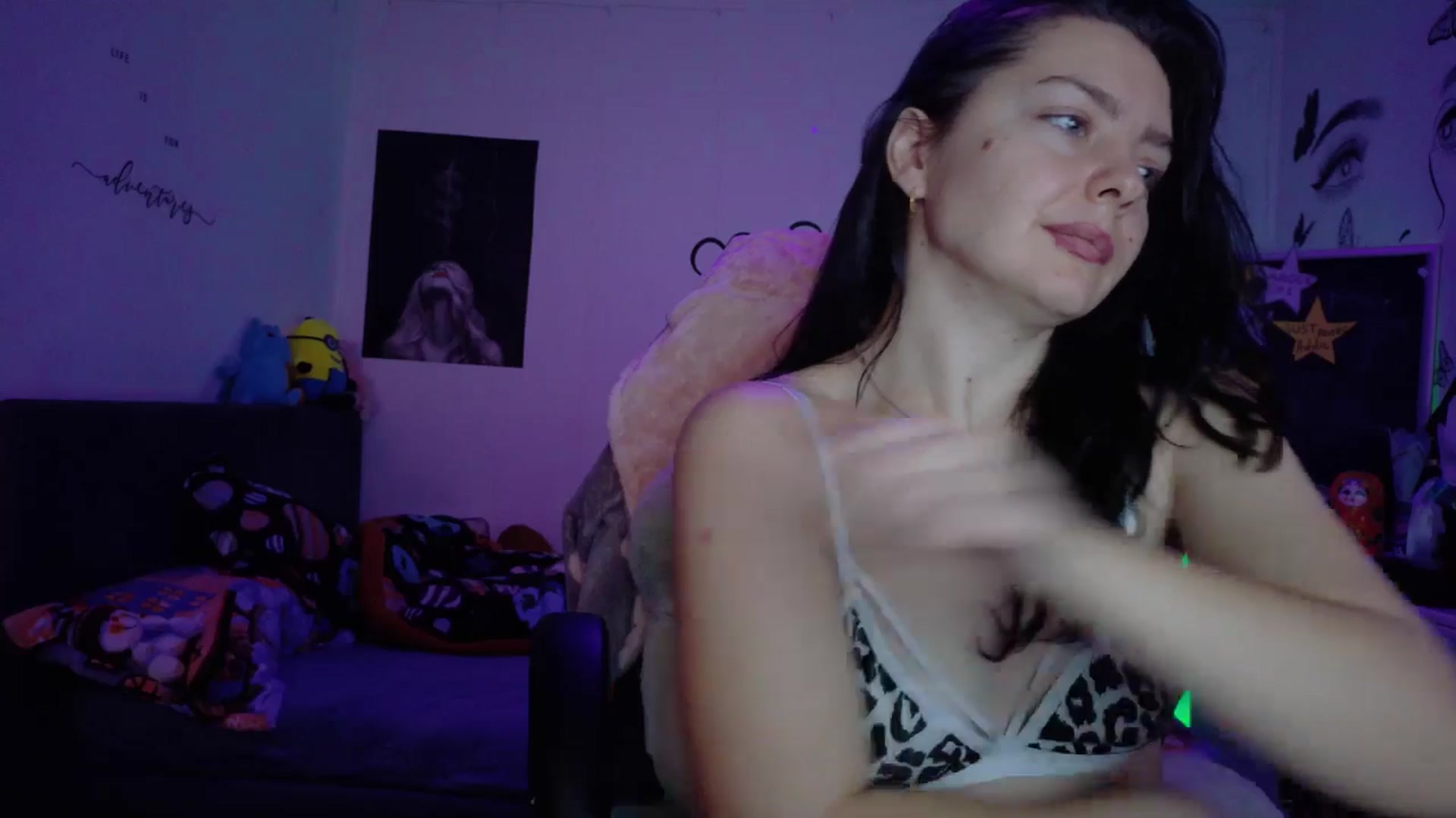 Gallery image thumbnail from YreneA's myfreecams stream on, 01/09/2026, 07:27 image 7 of 20